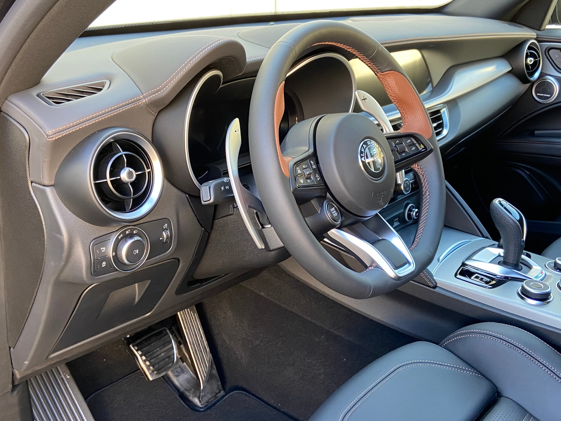 ALFA ROMEO Stelvio 2.0 Intensa Sky Q4 AT8-image-6