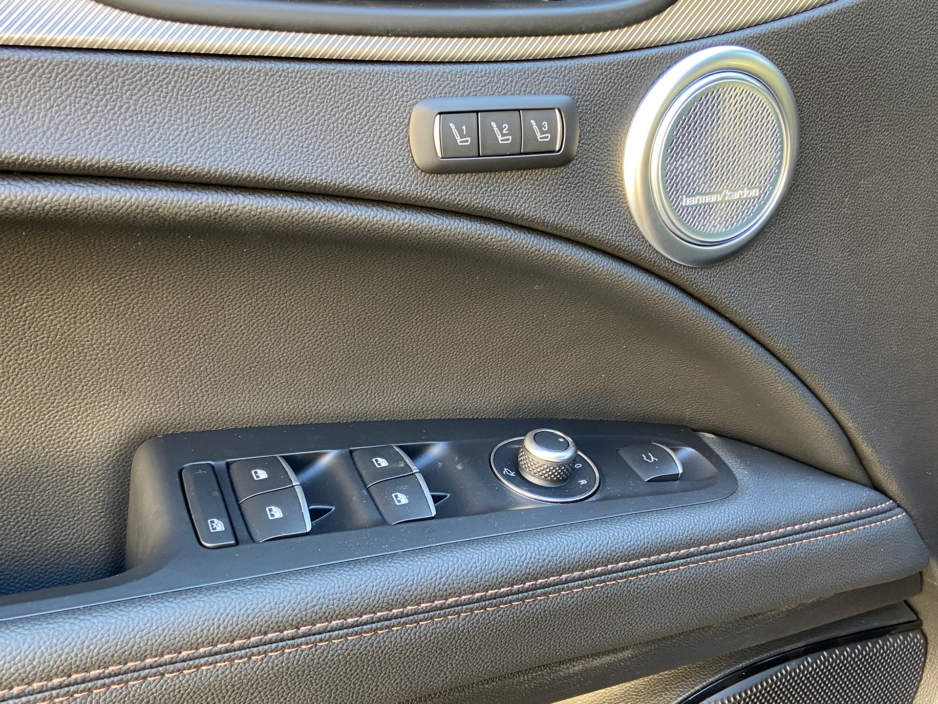 ALFA ROMEO Stelvio 2.0 Intensa Sky Q4 AT8-image-10