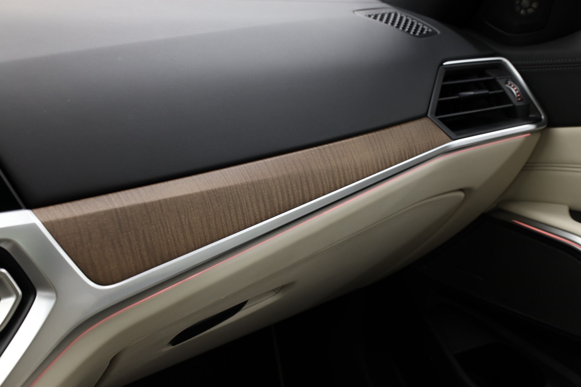 BMW M340d xDrive Touring M Sport-image-23