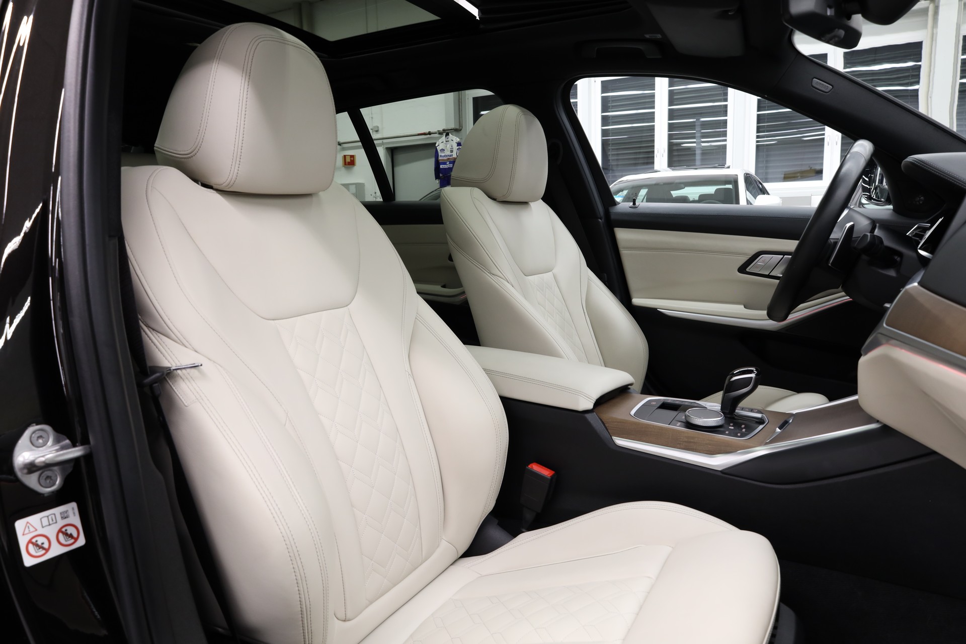 BMW M340d xDrive Touring M Sport-image-18