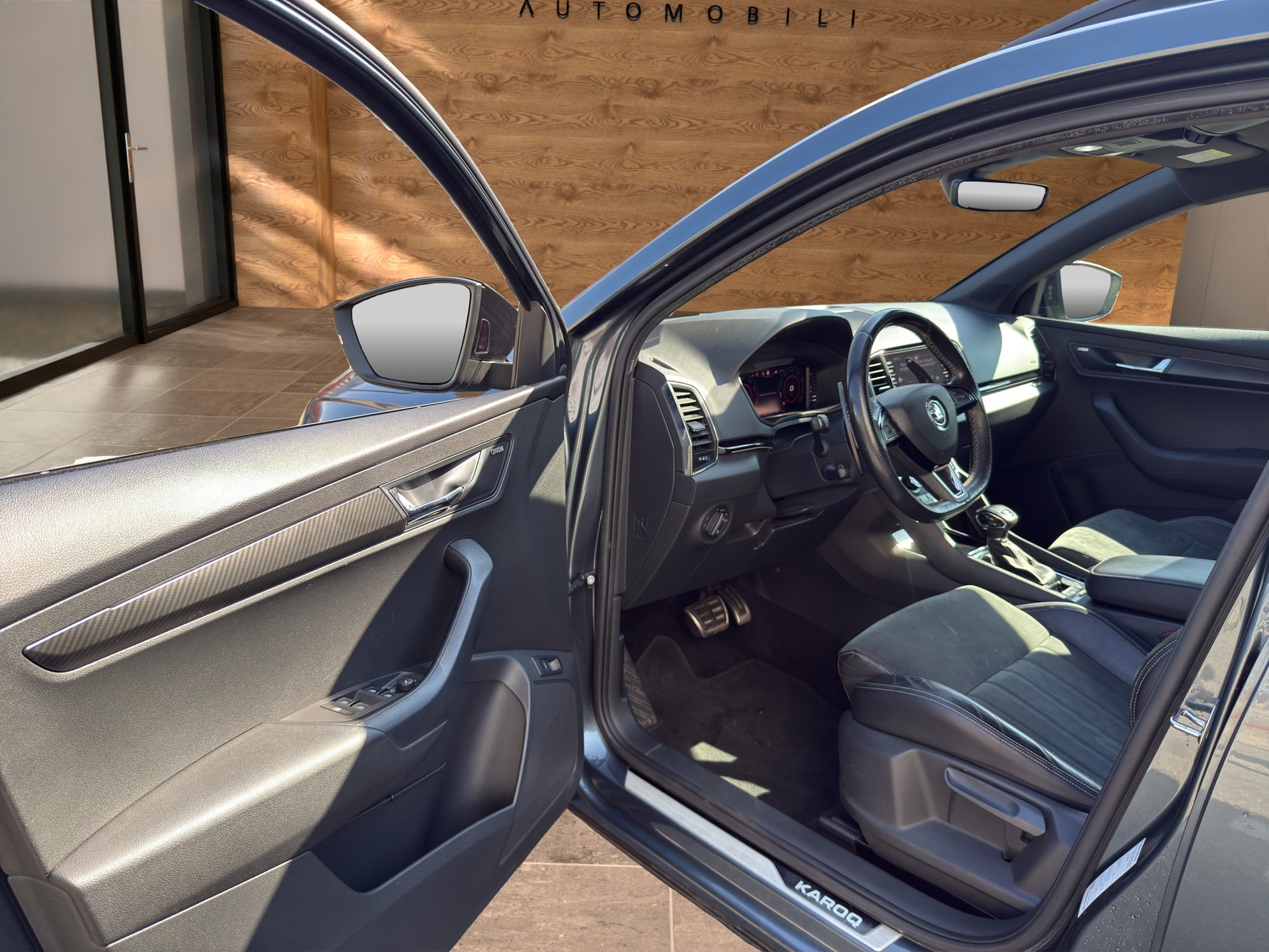 SKODA Karoq 2.0 TSI SportLine 4x4 DSG-image-13
