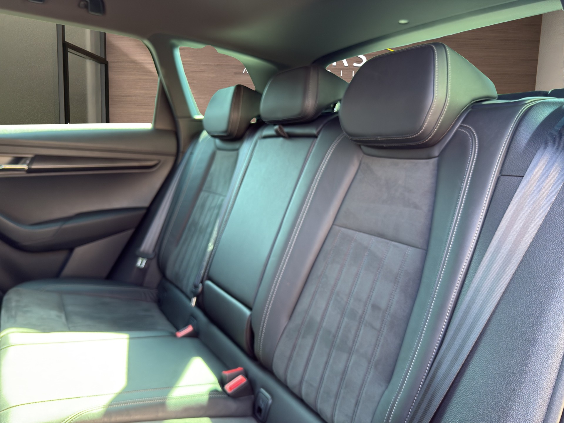 SKODA Karoq 2.0 TSI SportLine 4x4 DSG-image-11