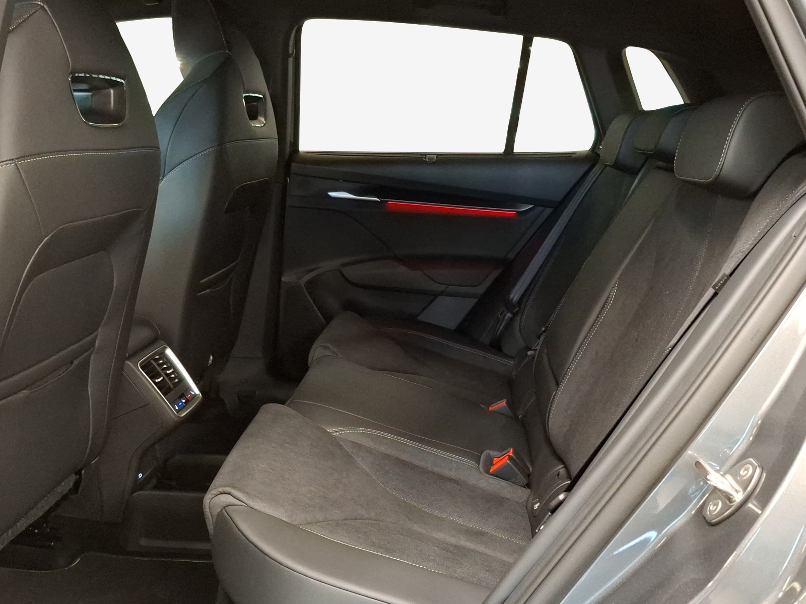 SKODA Elroq 85x Sportline 4x4-image-11