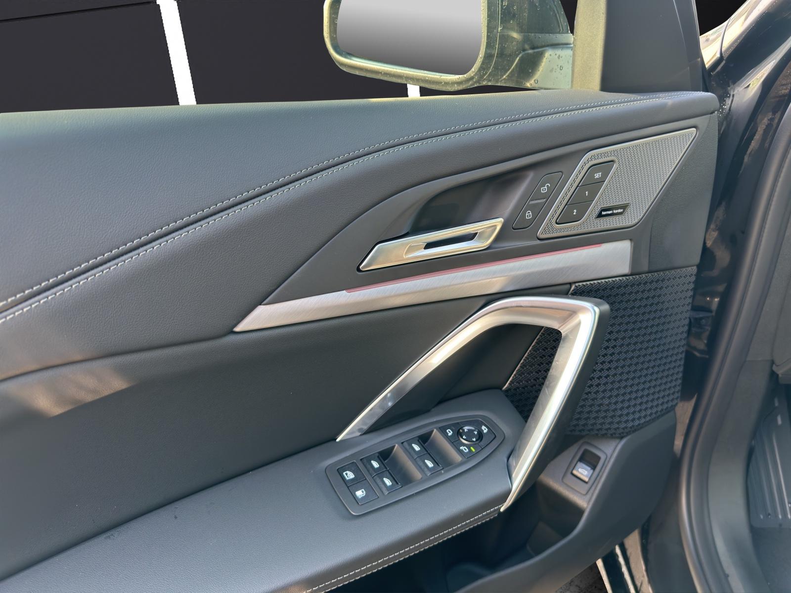 BMW X1 30e xDrive paddles-image-13
