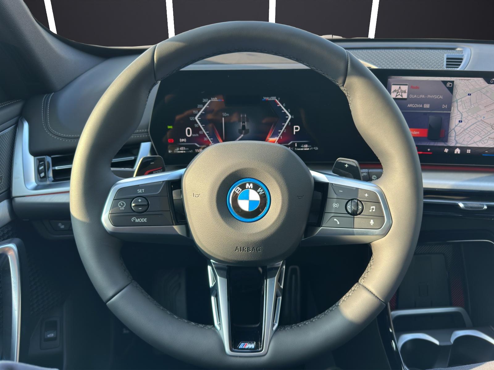 BMW X1 30e xDrive paddles-image-6