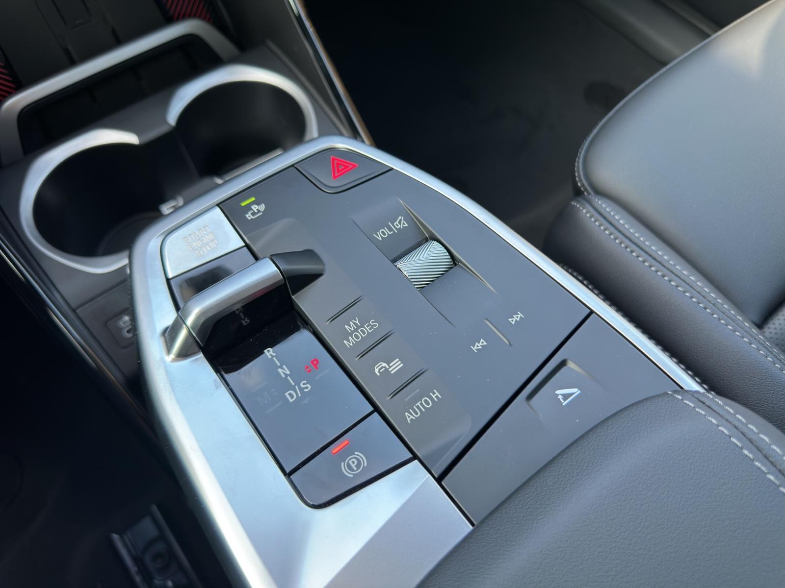 BMW X1 30e xDrive paddles-image-9