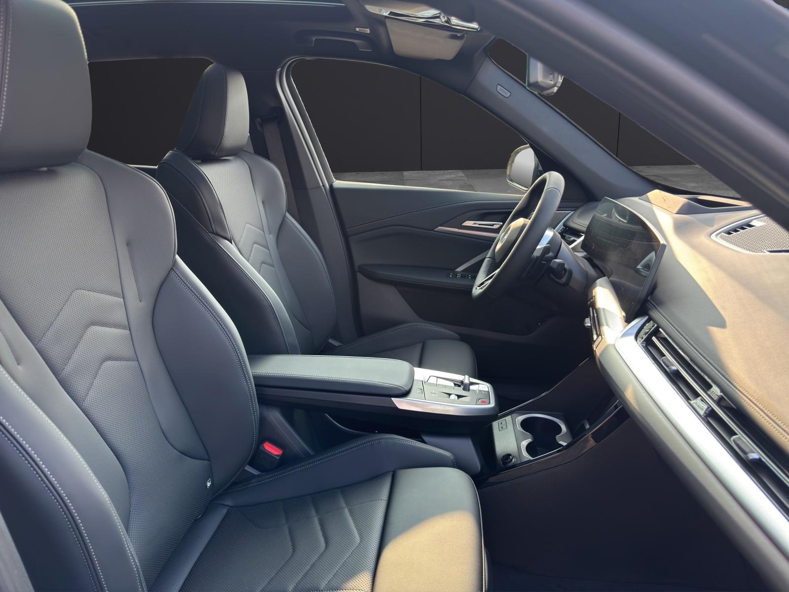 BMW X1 30e xDrive paddles-image-10