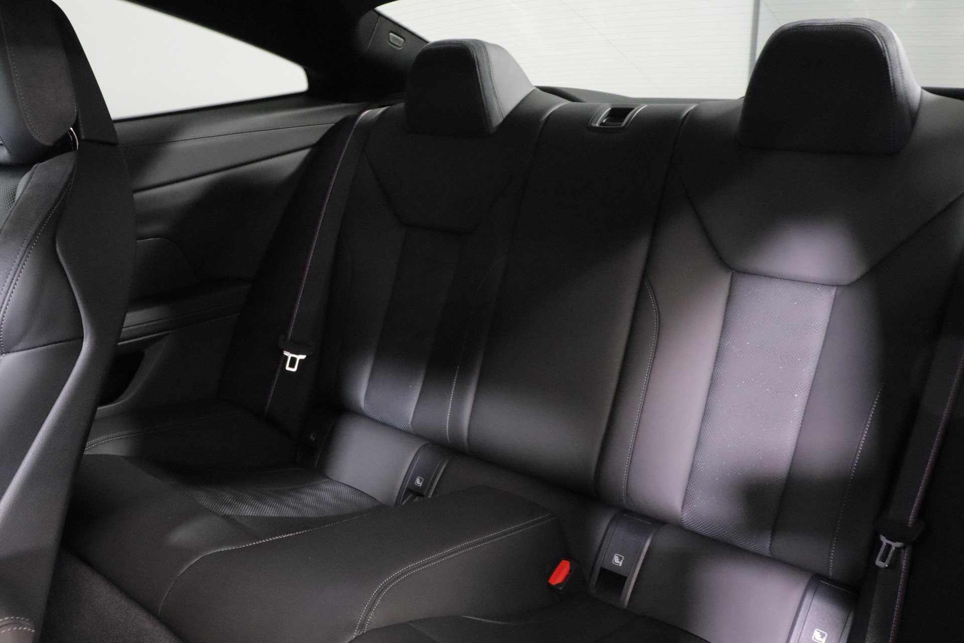 BMW M4 Competition xDrive Coupé-image-3