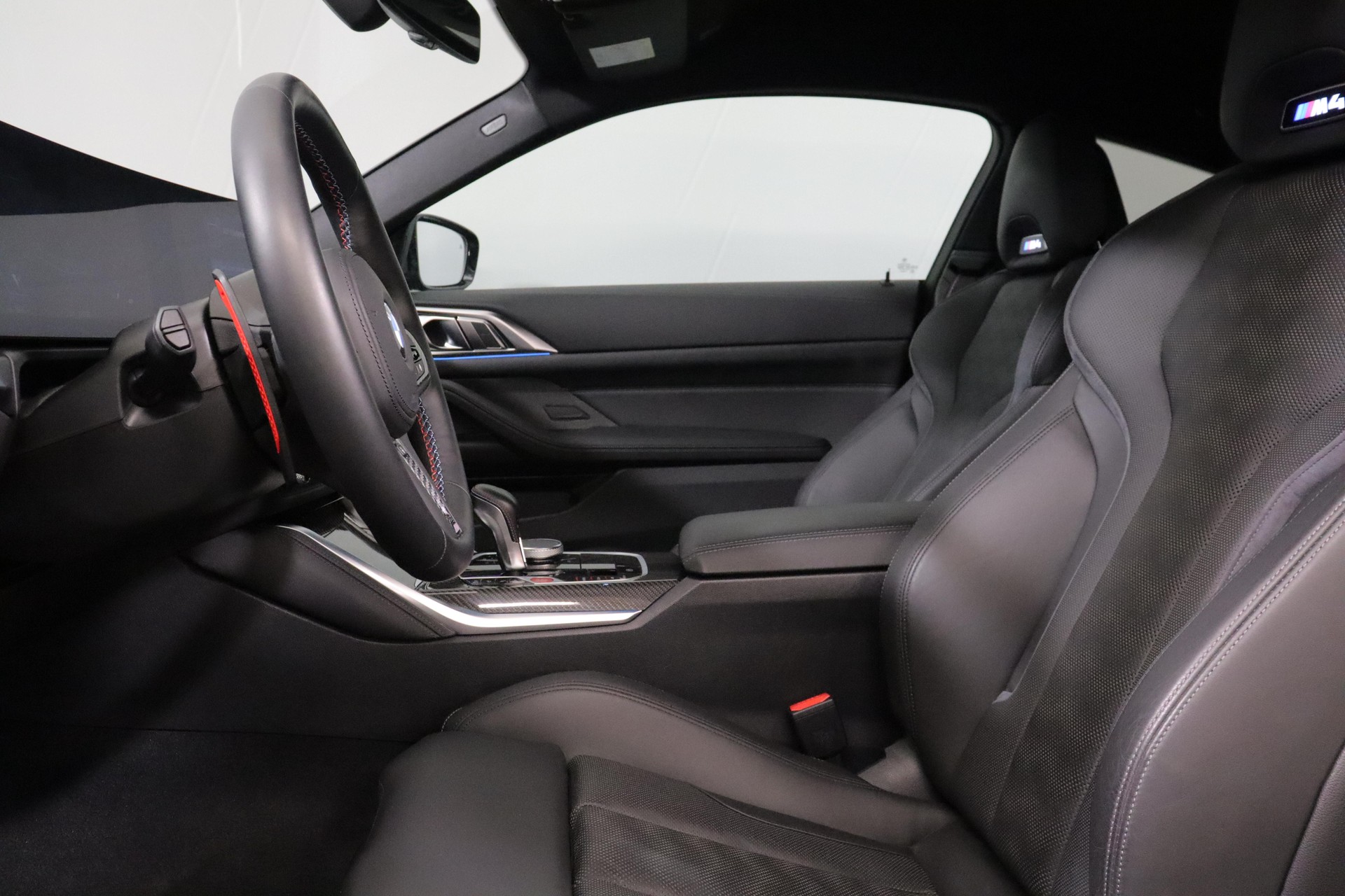 BMW M4 Competition xDrive Coupé-image-2