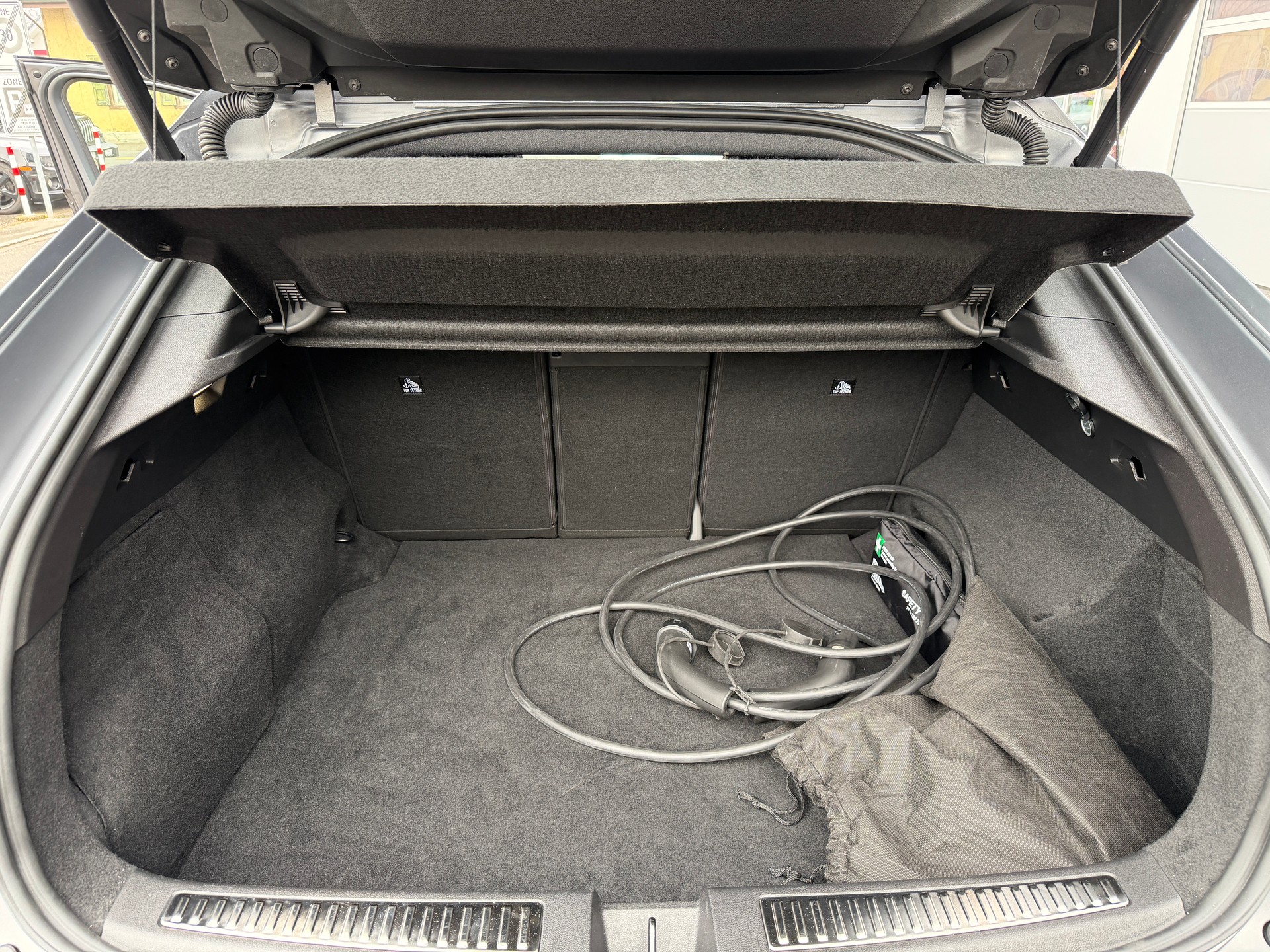 RENAULT Rafale 1.2 E-Tech Plug-in Atelier Alpine-image-7