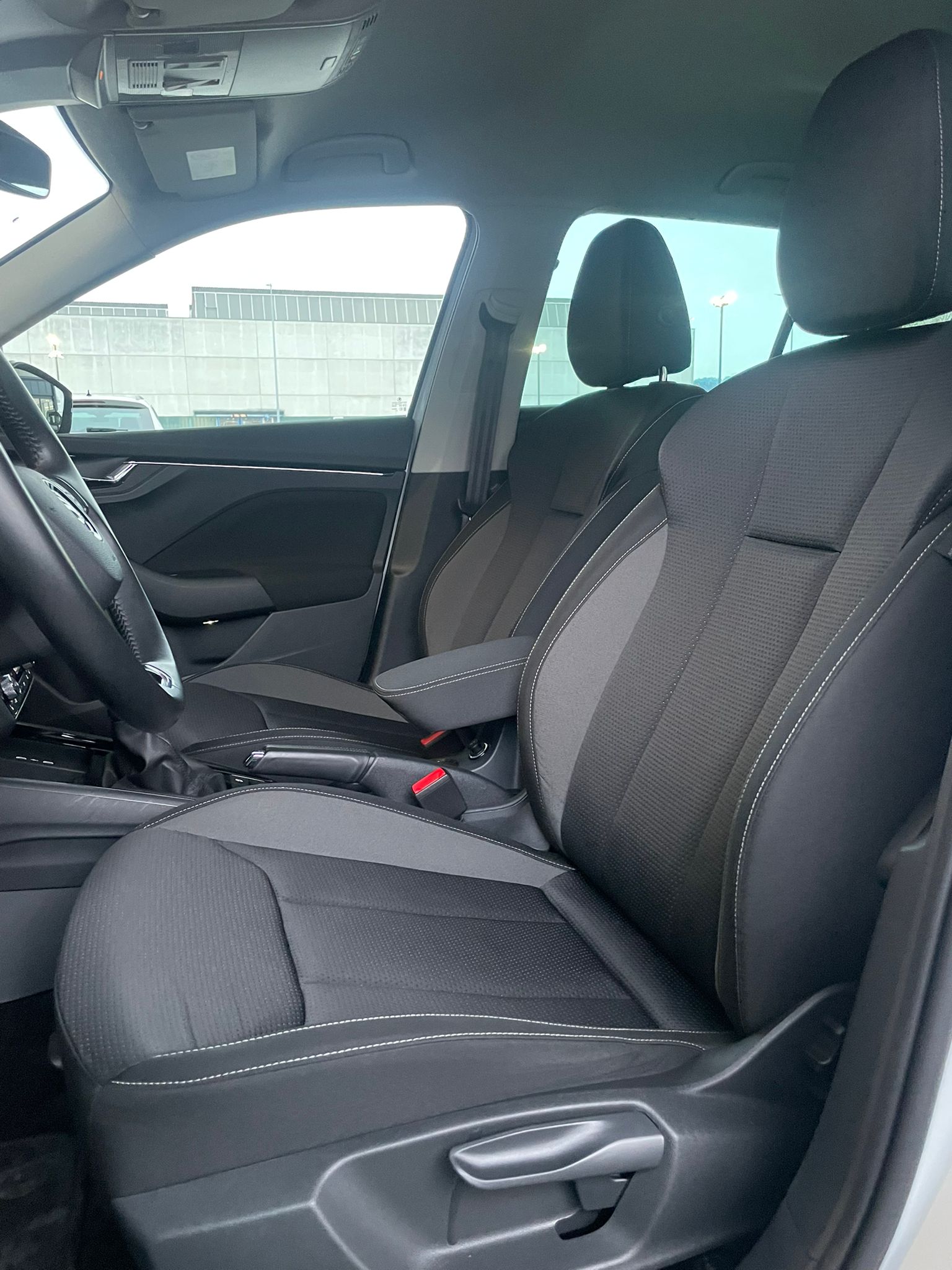 SKODA Kamiq 1.0 TSI Ambition DSG-image-5