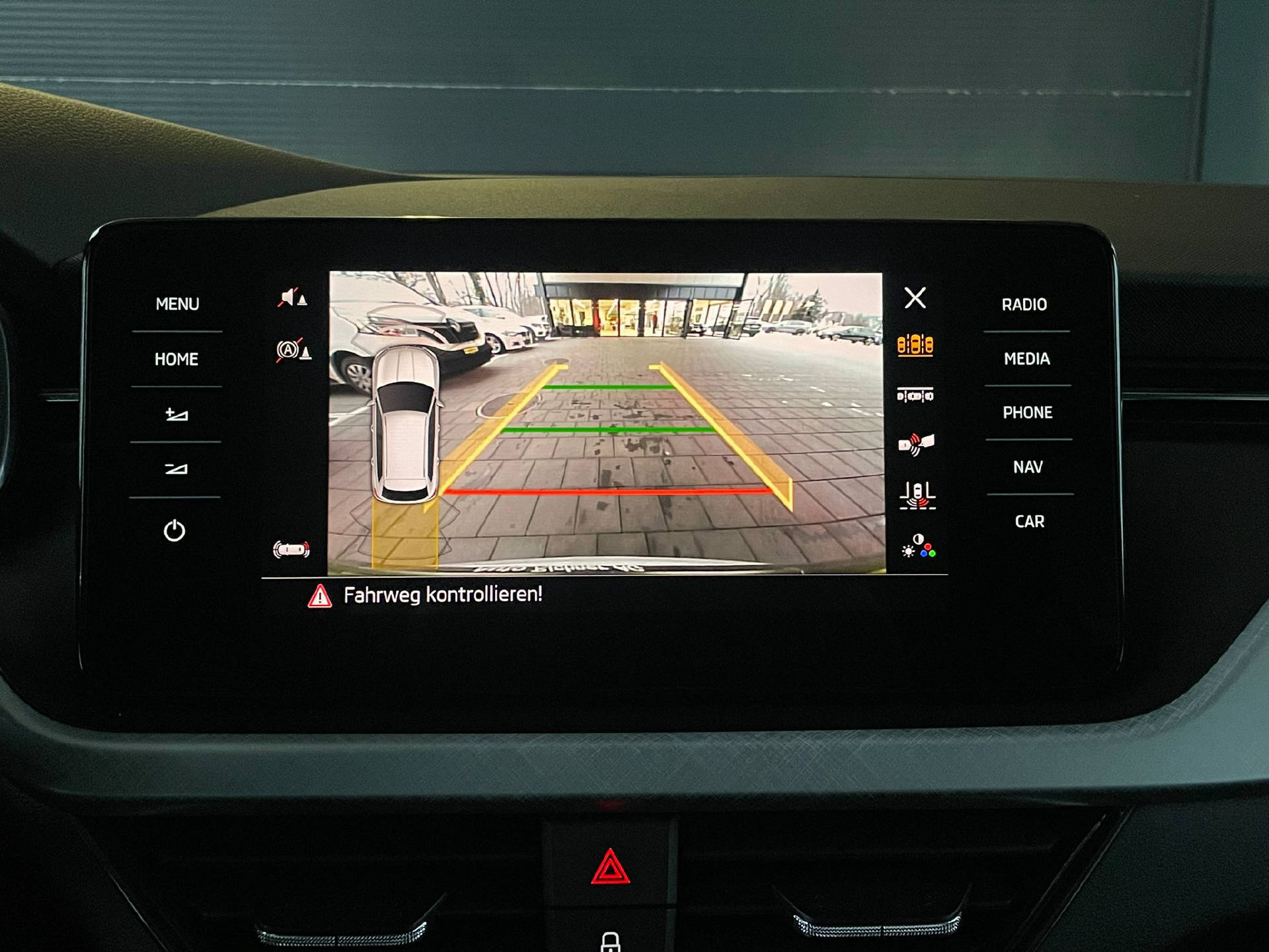 SKODA Kamiq 1.0 TSI Ambition DSG-image-10