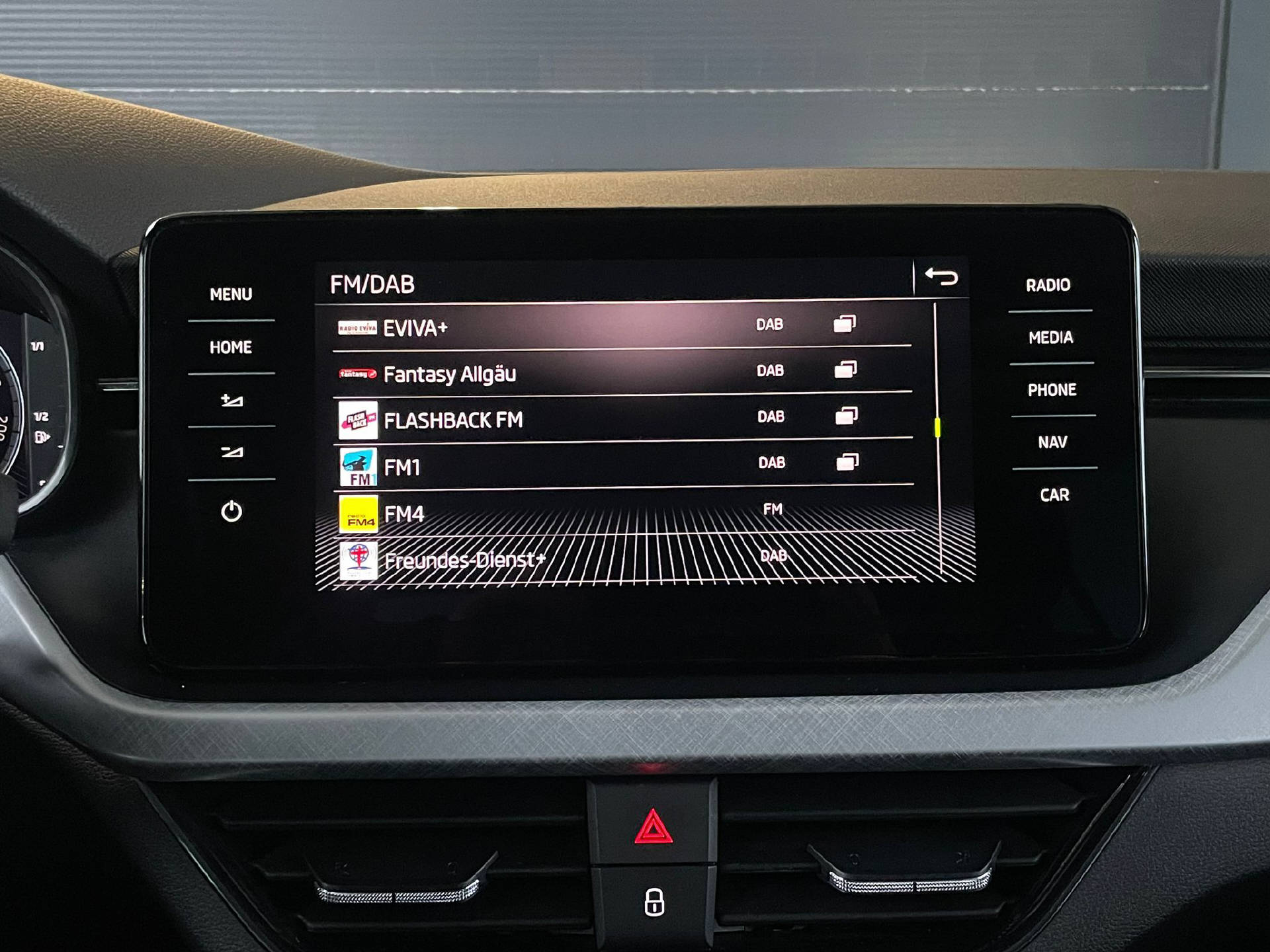 SKODA Kamiq 1.0 TSI Ambition DSG-image-14