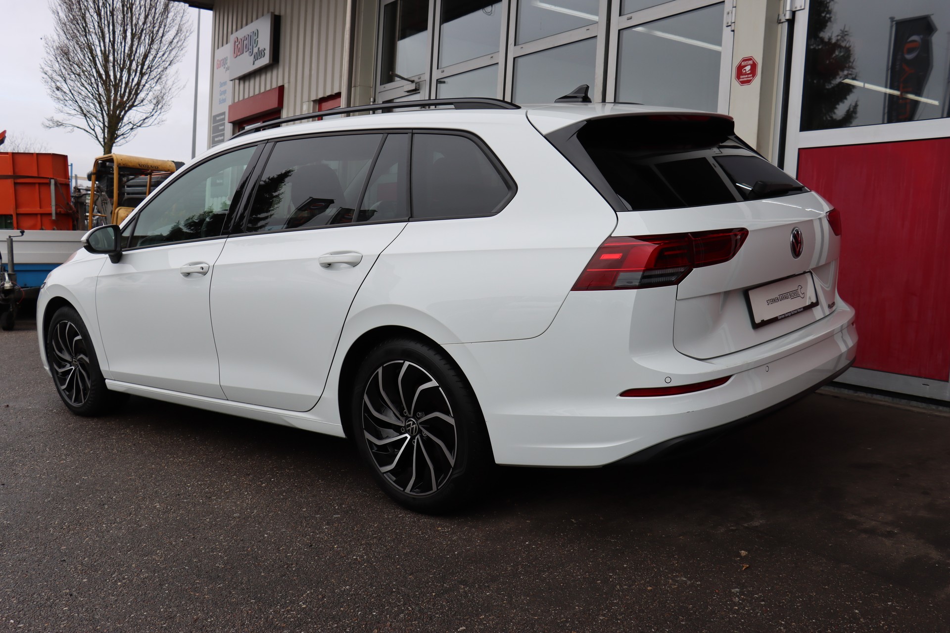 VW Golf Variant 2.0 TDI Life DSG 4Motion-image-5