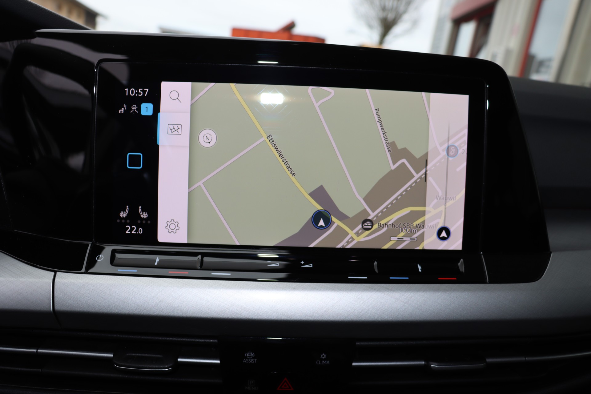 VW Golf Variant 2.0 TDI Life DSG 4Motion-image-18