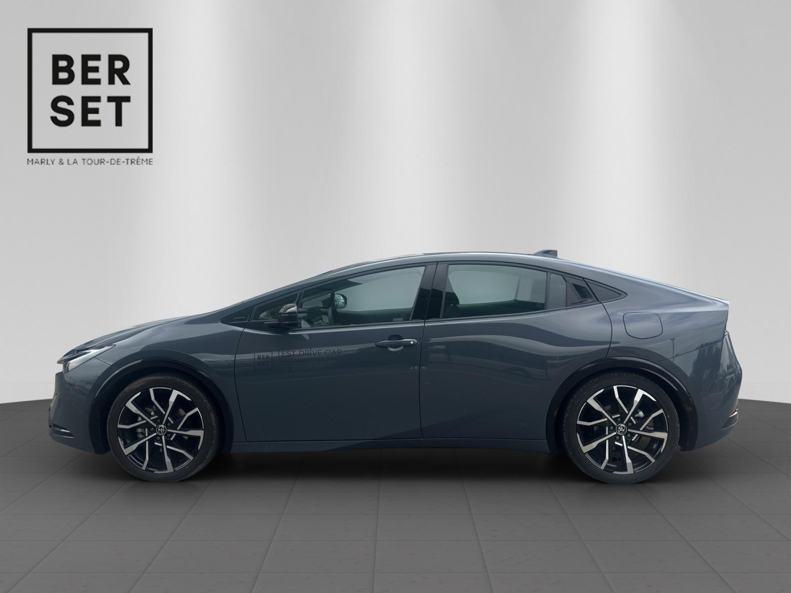 TOYOTA 2.0 Plug-In-Hybrid Style-image-1