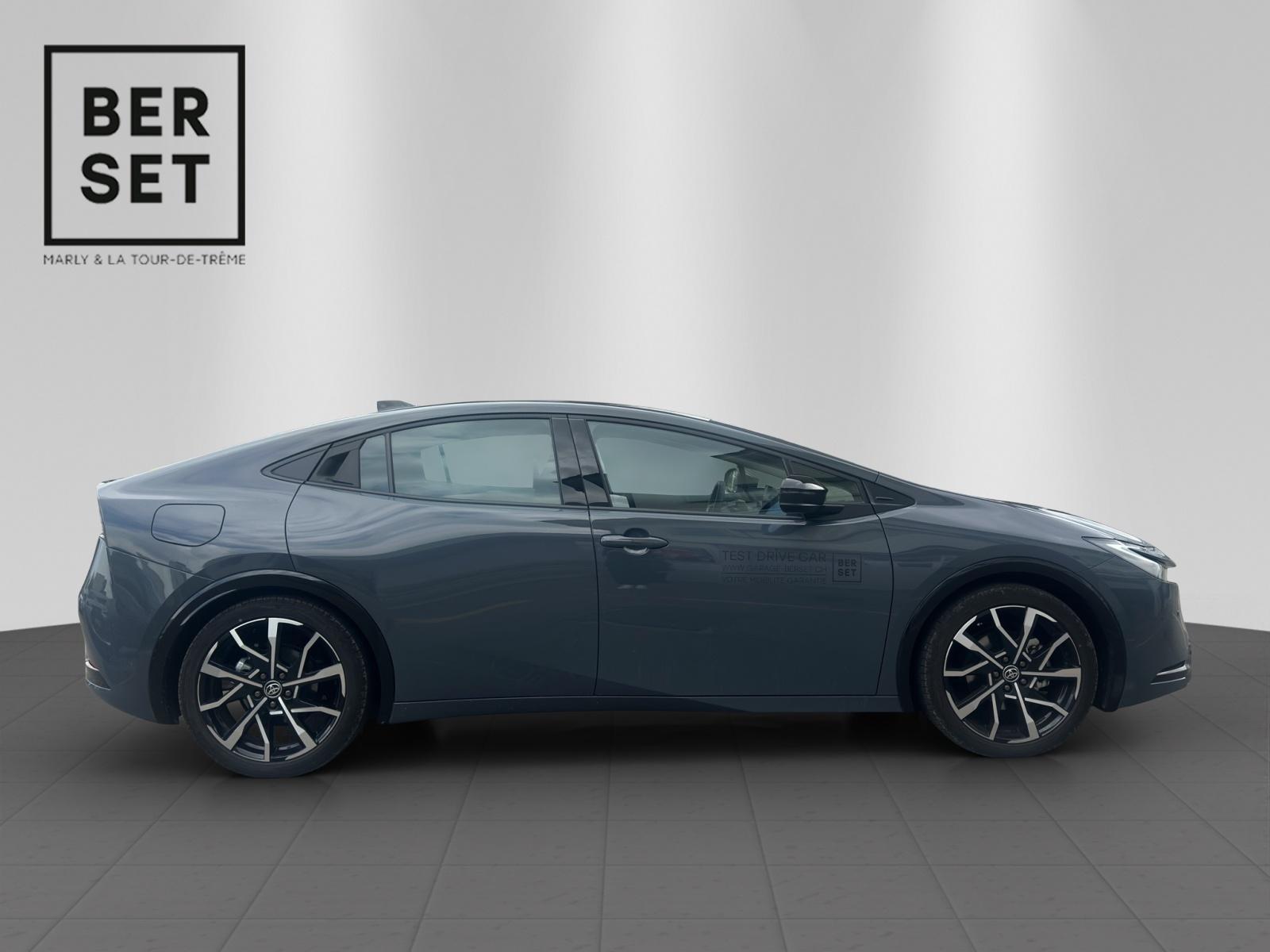 TOYOTA 2.0 Plug-In-Hybrid Style-image-5