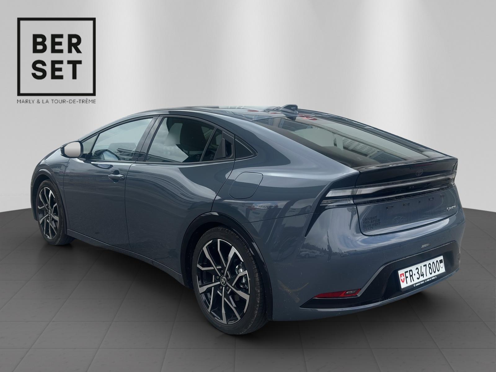 TOYOTA 2.0 Plug-In-Hybrid Style-image-2