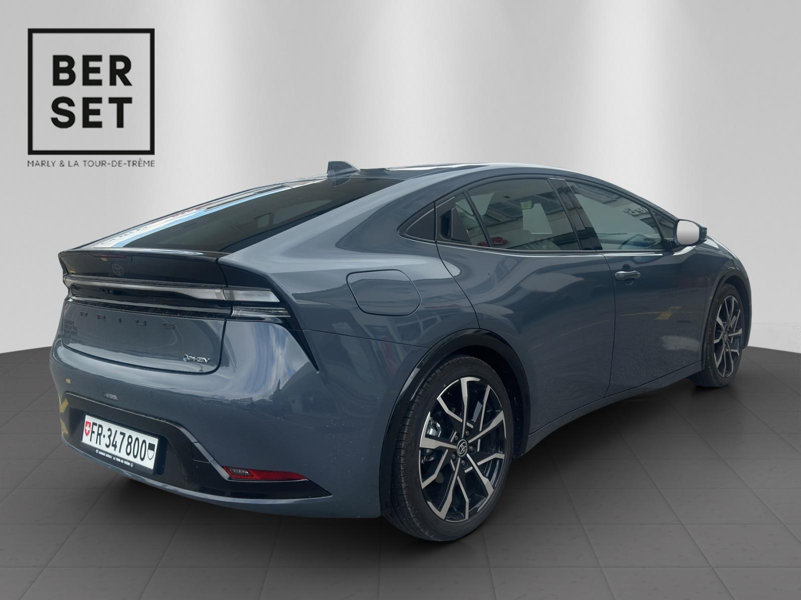 TOYOTA 2.0 Plug-In-Hybrid Style-image-4