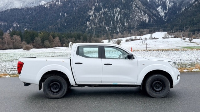 NISSAN Navara Double Cab Tekna 2.3 dCi 4WD-image-3