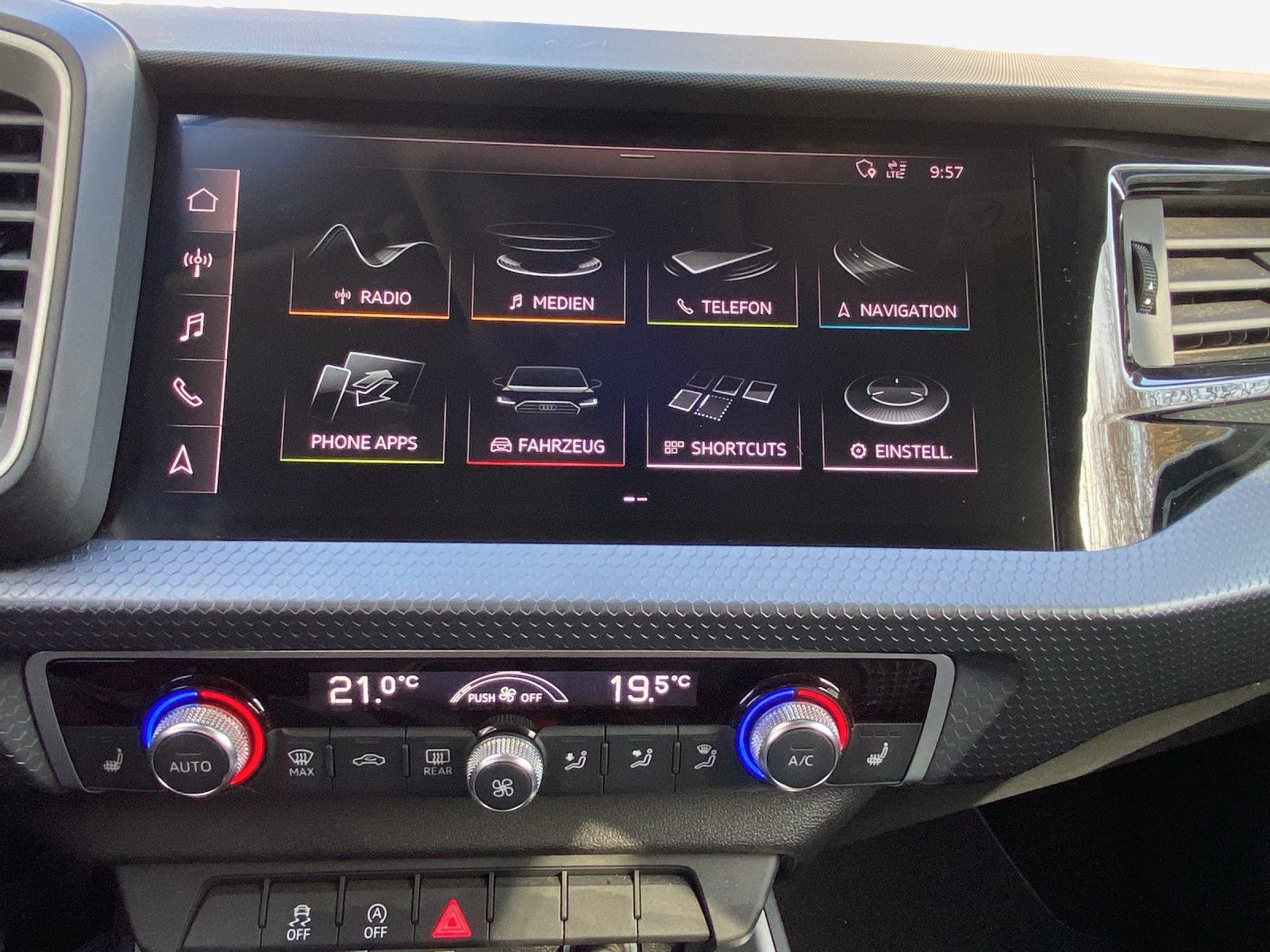 AUDI A1 Sportback 35 TFSI S Line S-tronic-image-14