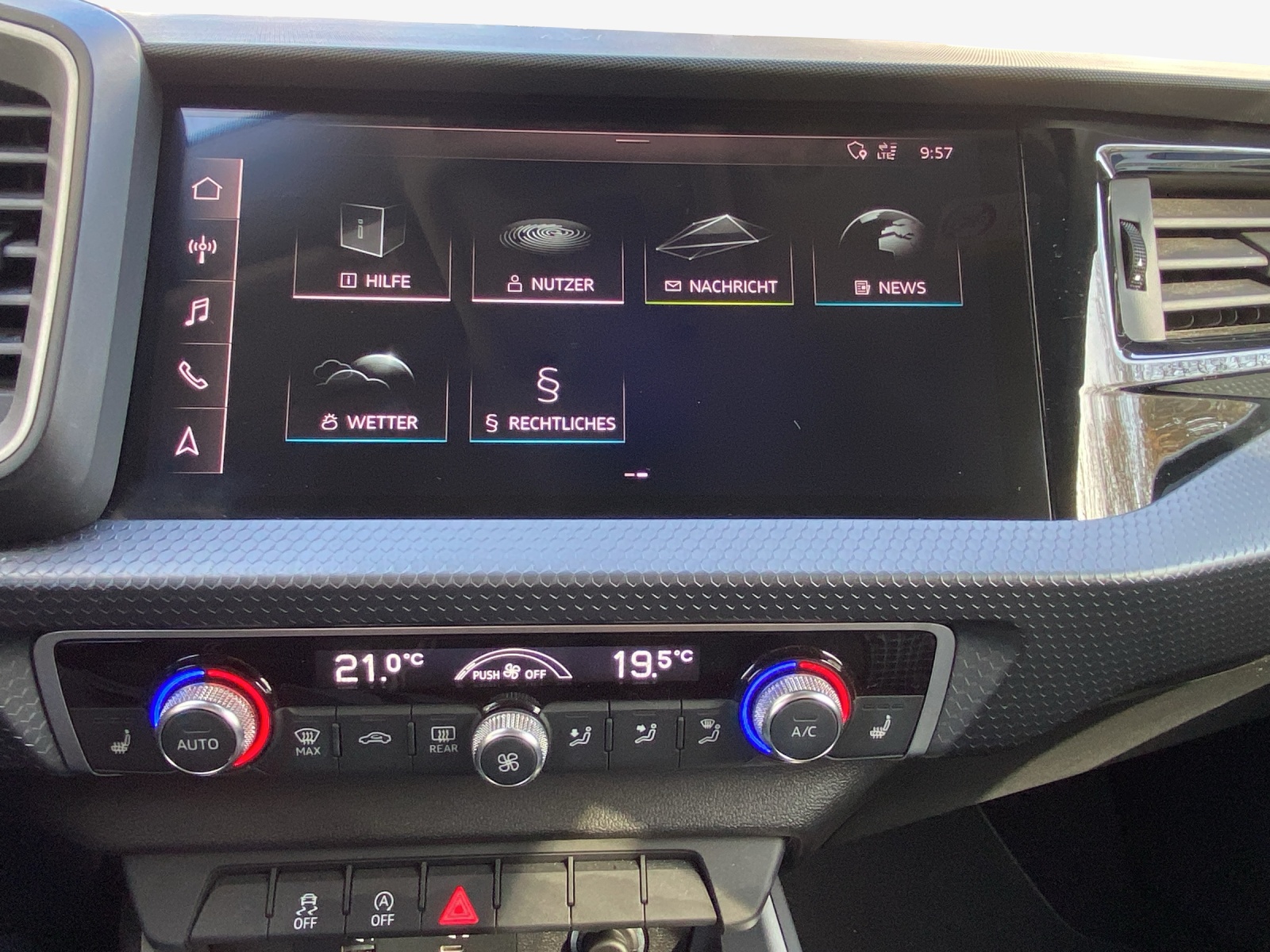 AUDI A1 Sportback 35 TFSI S Line S-tronic-image-13