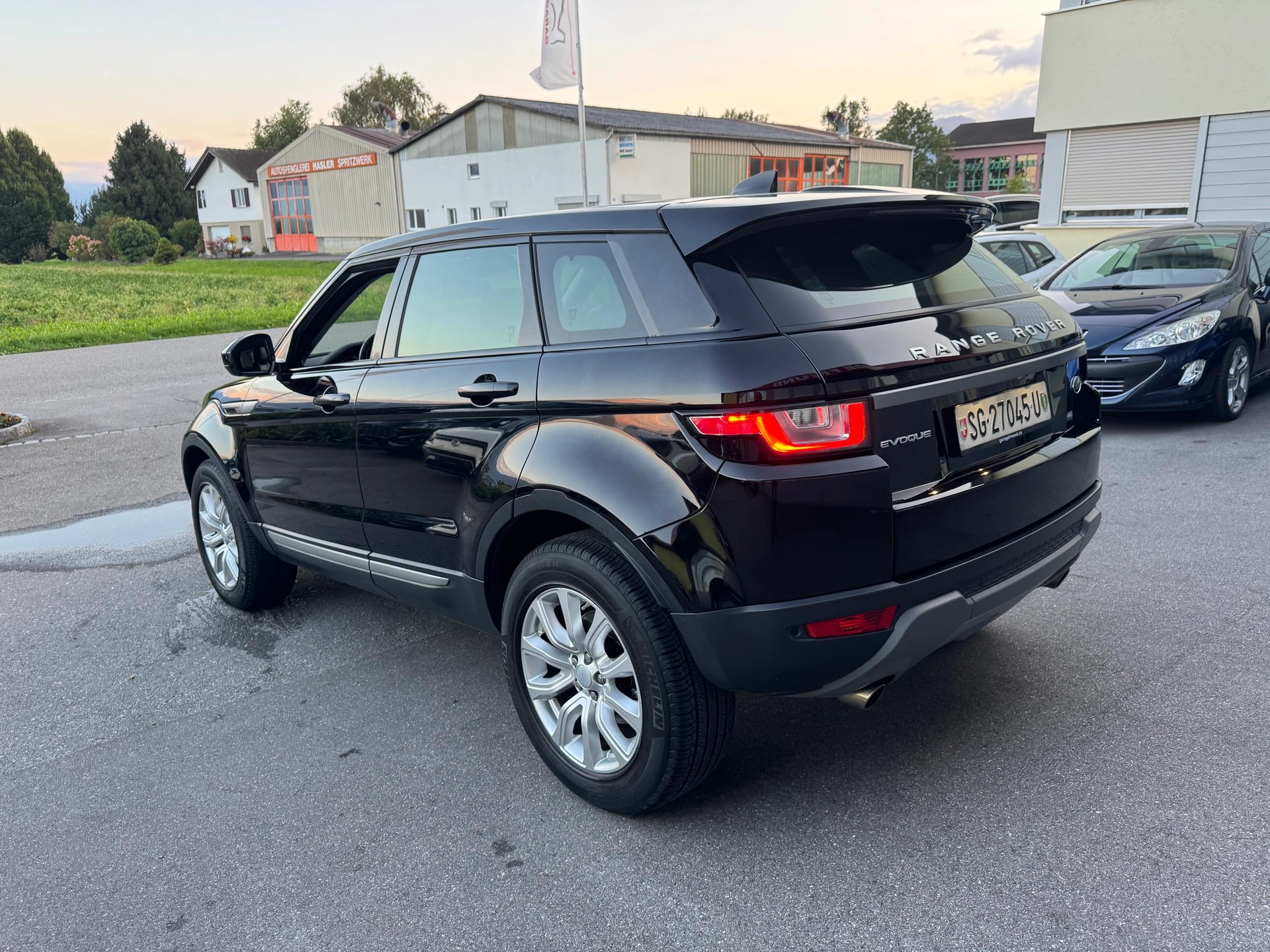 LAND ROVER Range Rover Evoque D 150 SE AT9-image-7