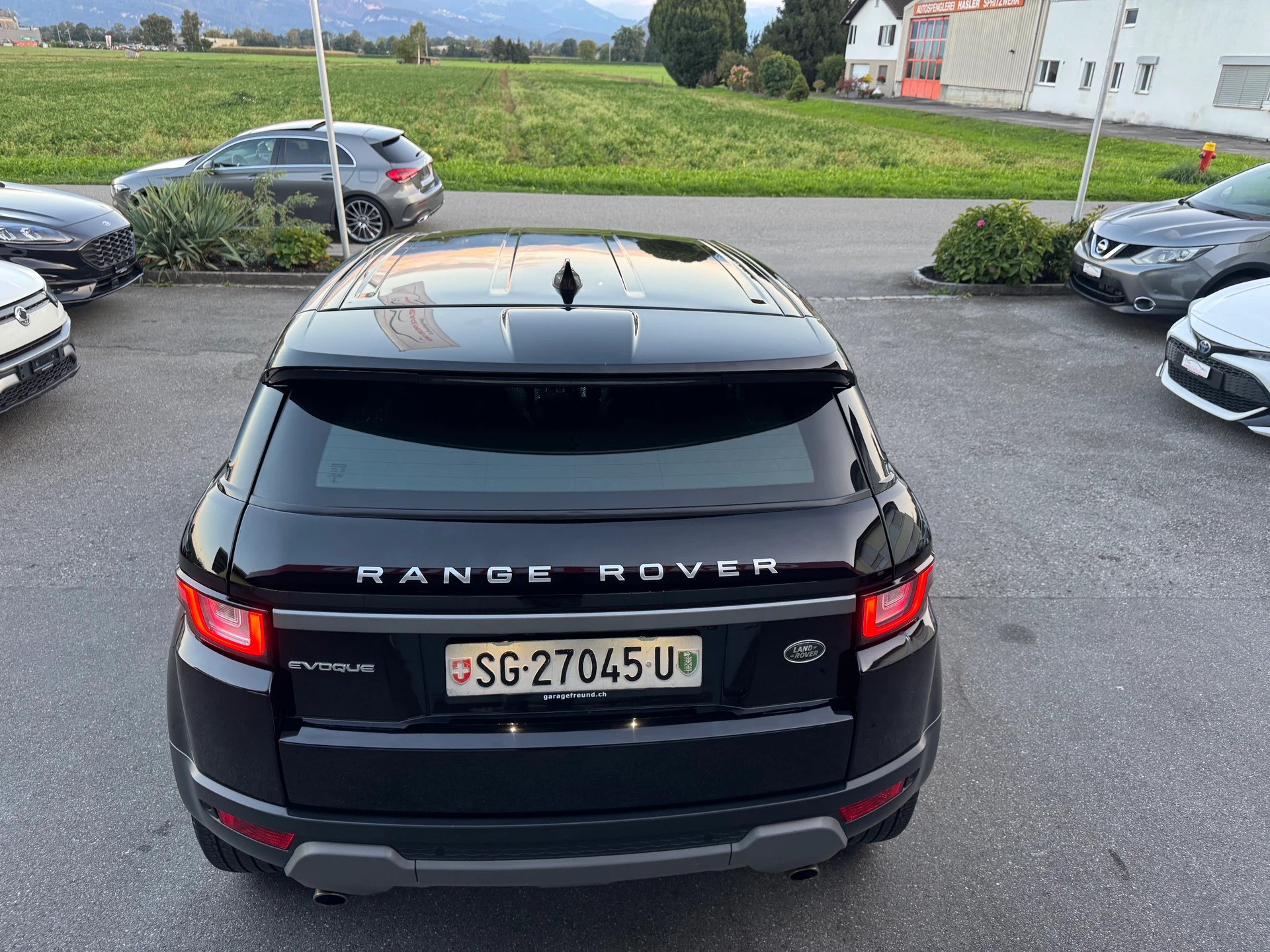 LAND ROVER Range Rover Evoque D 150 SE AT9-image-11