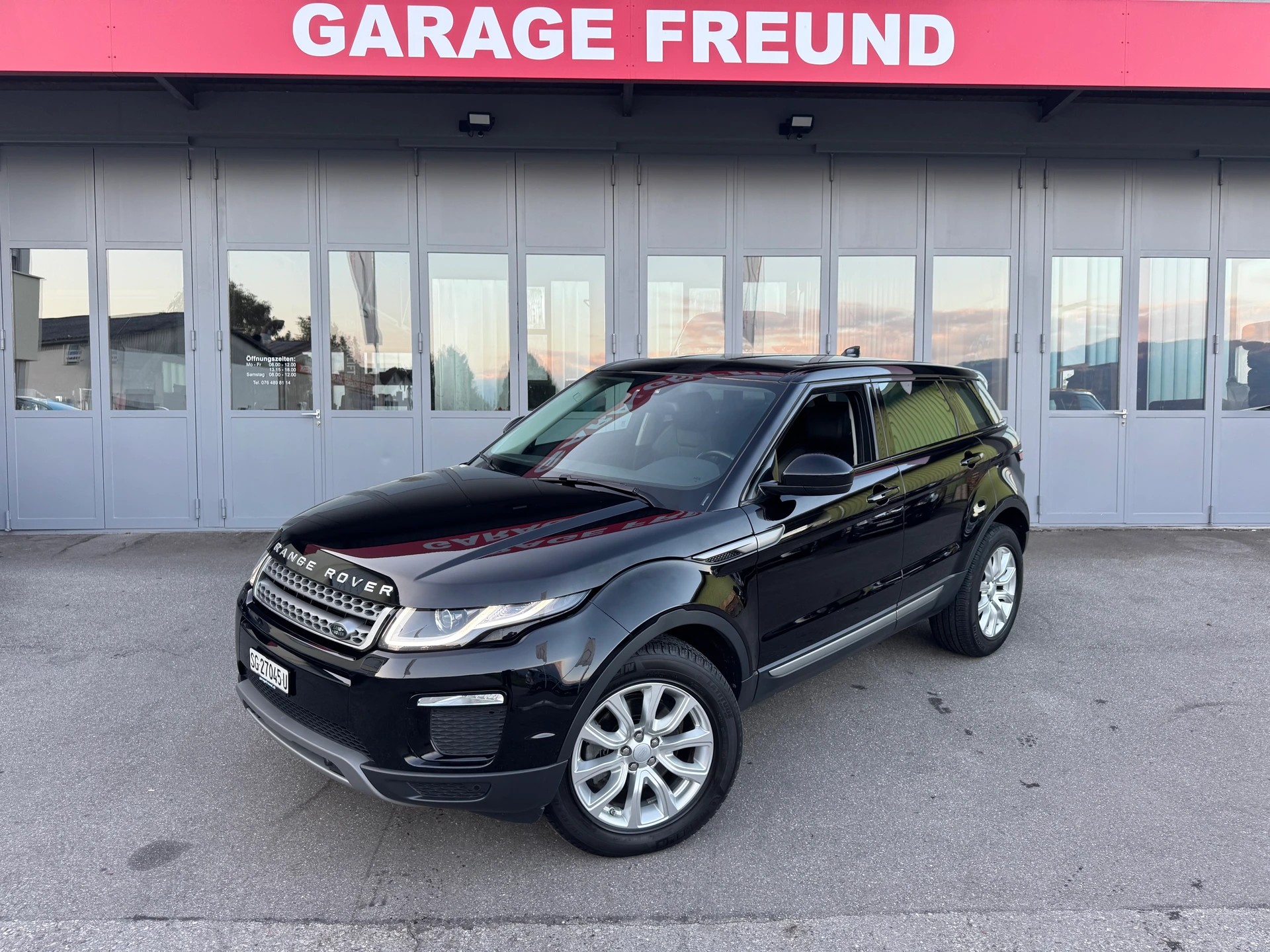 LAND ROVER Range Rover Evoque D 150 SE AT9-image-3
