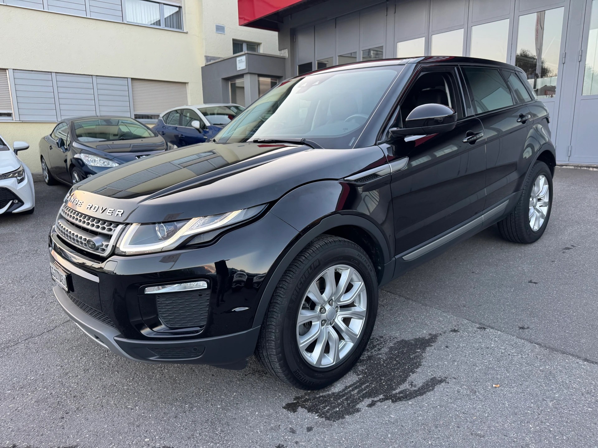 LAND ROVER Range Rover Evoque D 150 SE AT9-image-5