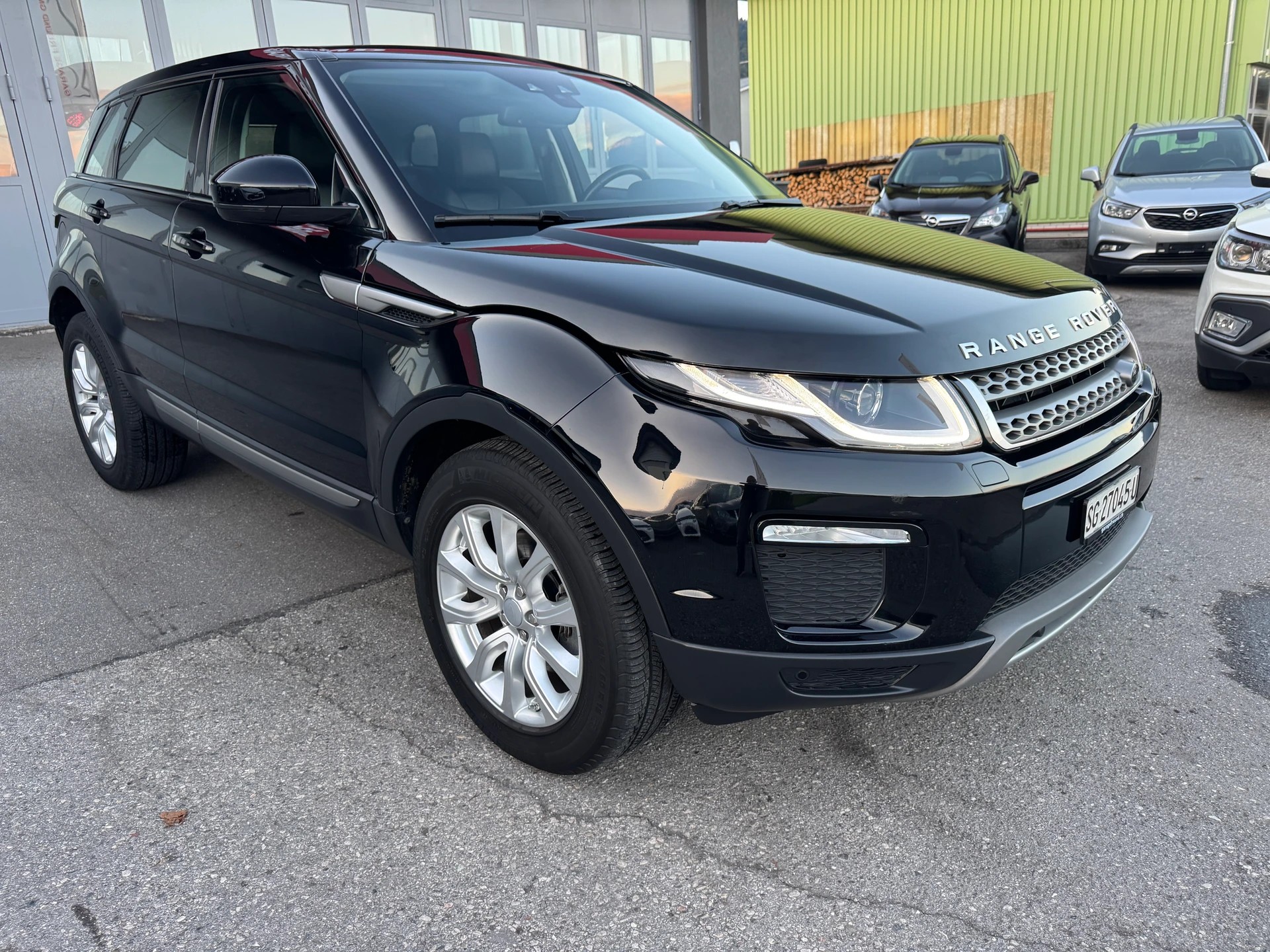 LAND ROVER Range Rover Evoque D 150 SE AT9-image-1