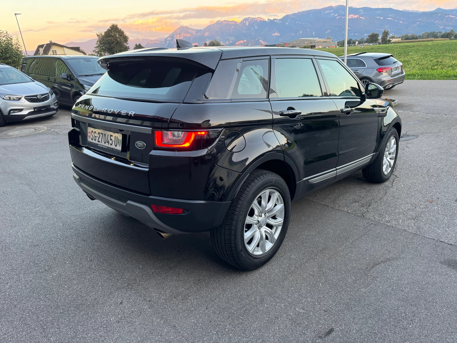 LAND ROVER Range Rover Evoque D 150 SE AT9-image-9