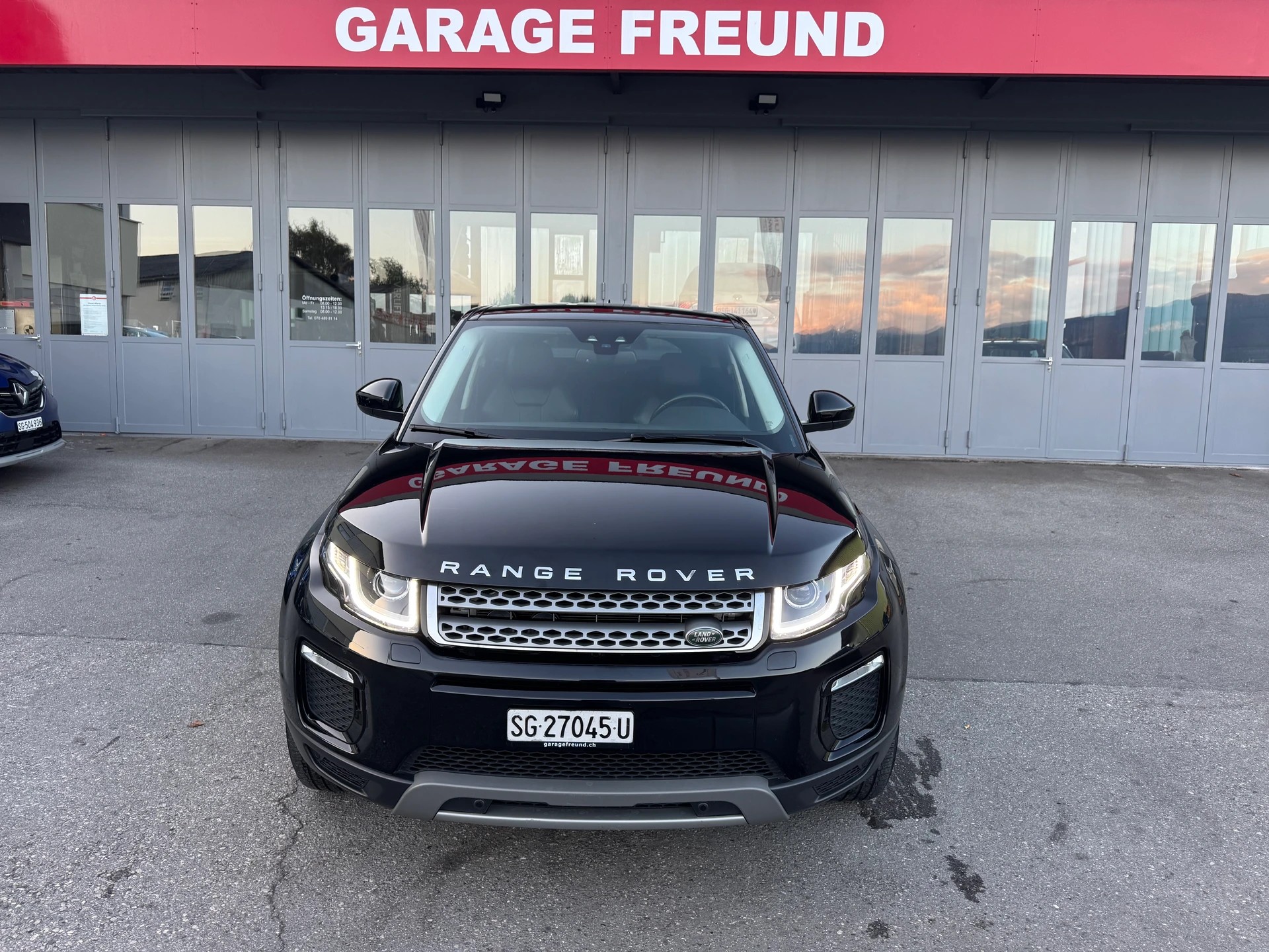 LAND ROVER Range Rover Evoque D 150 SE AT9-image-4