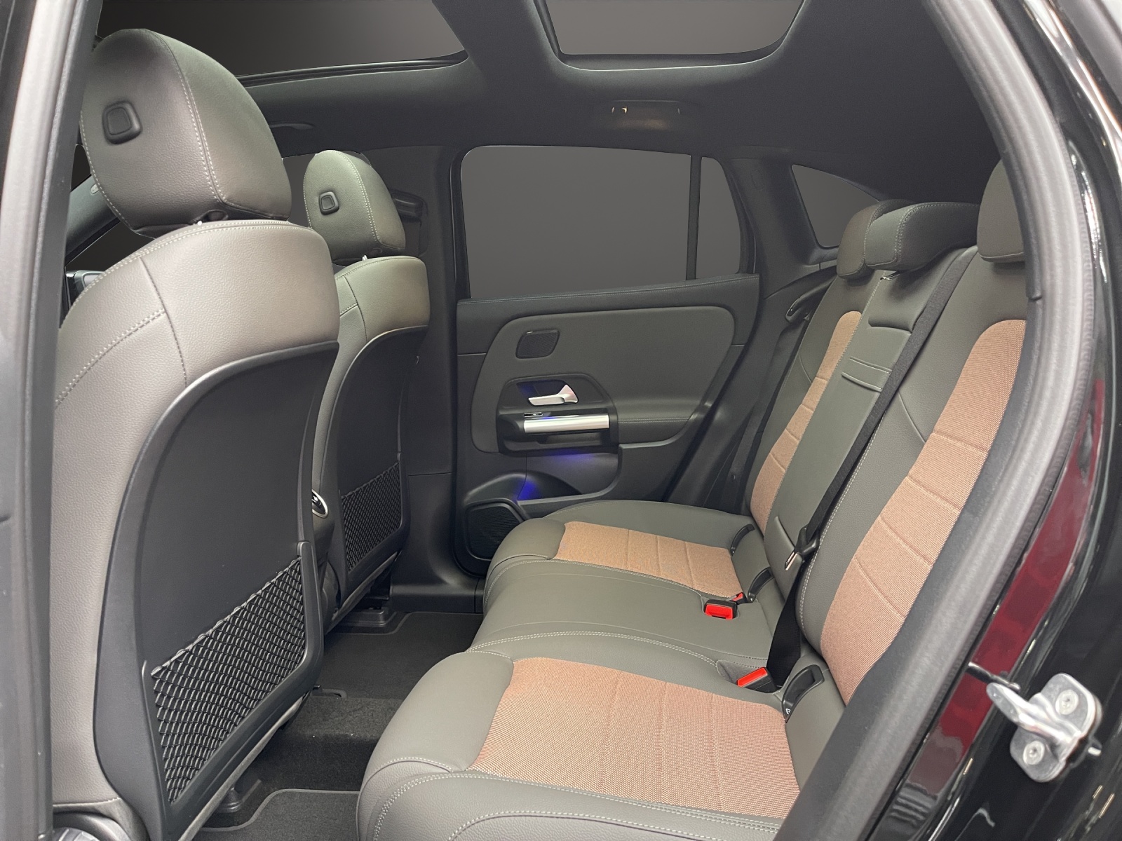 MERCEDES-BENZ EQA 350 4MATIC "Excellence Edition"-image-10