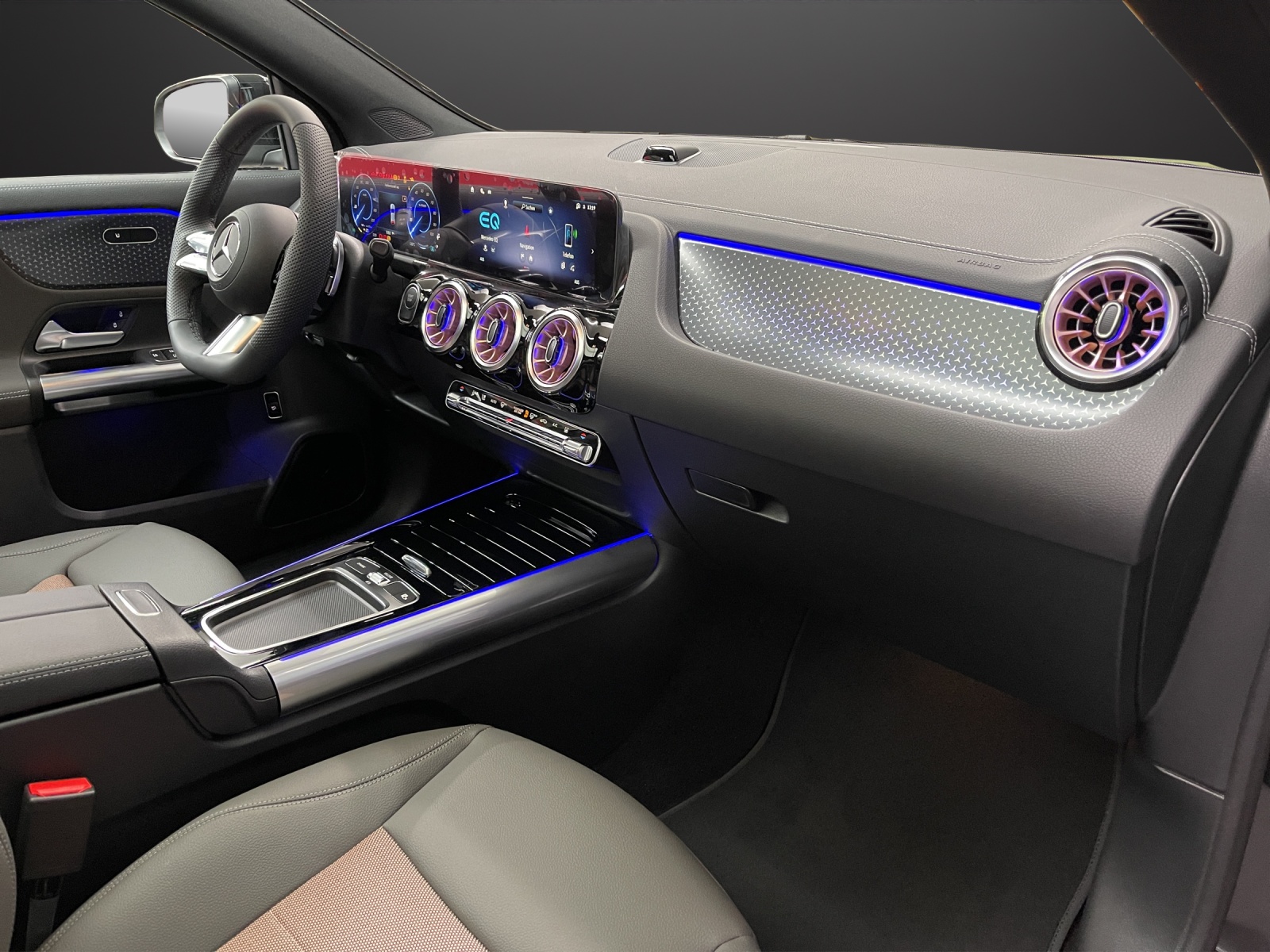 MERCEDES-BENZ EQA 350 4MATIC "Excellence Edition"-image-8
