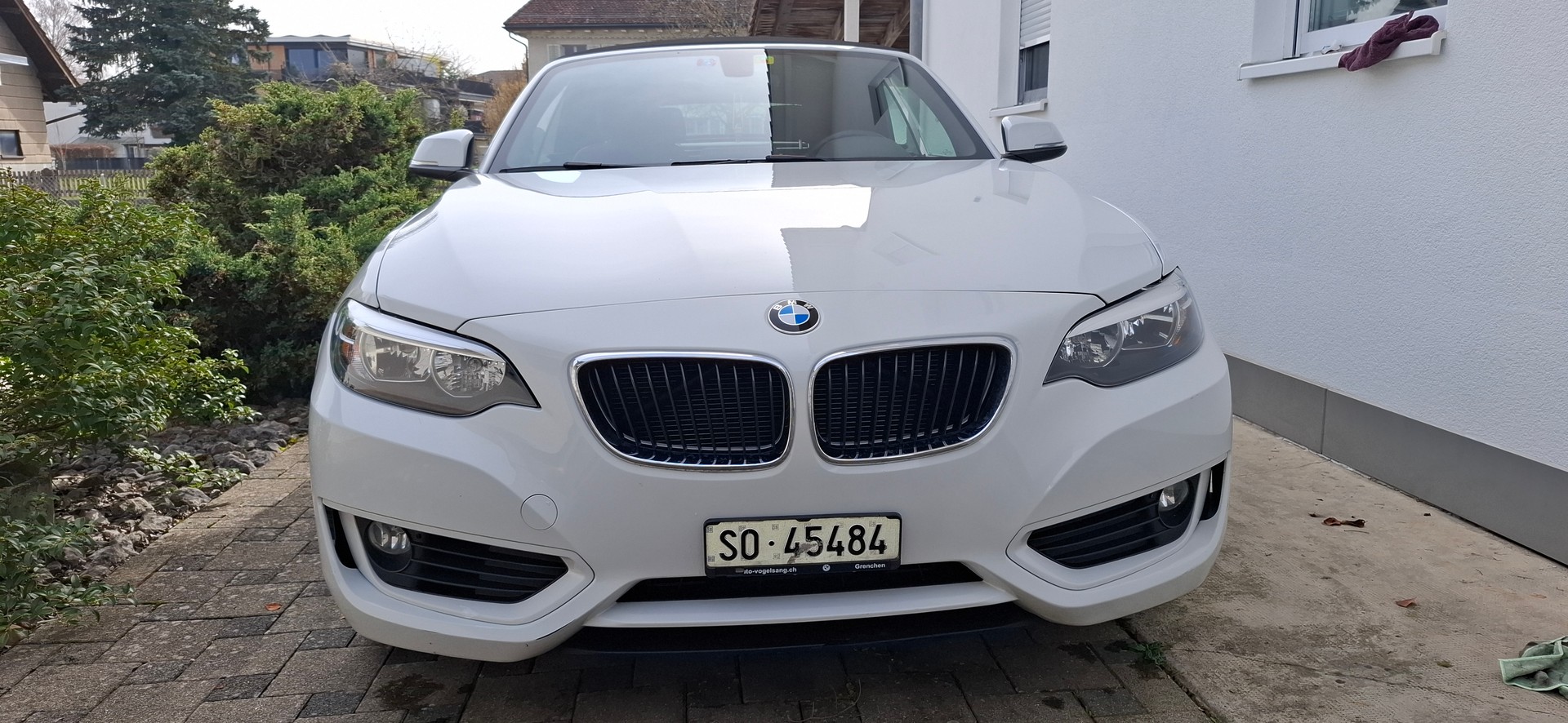 BMW 218i-image-0