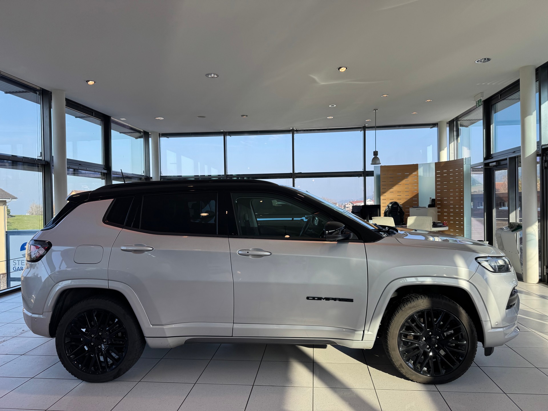 JEEP Compass 1.3 PHEV S AWD-image-6