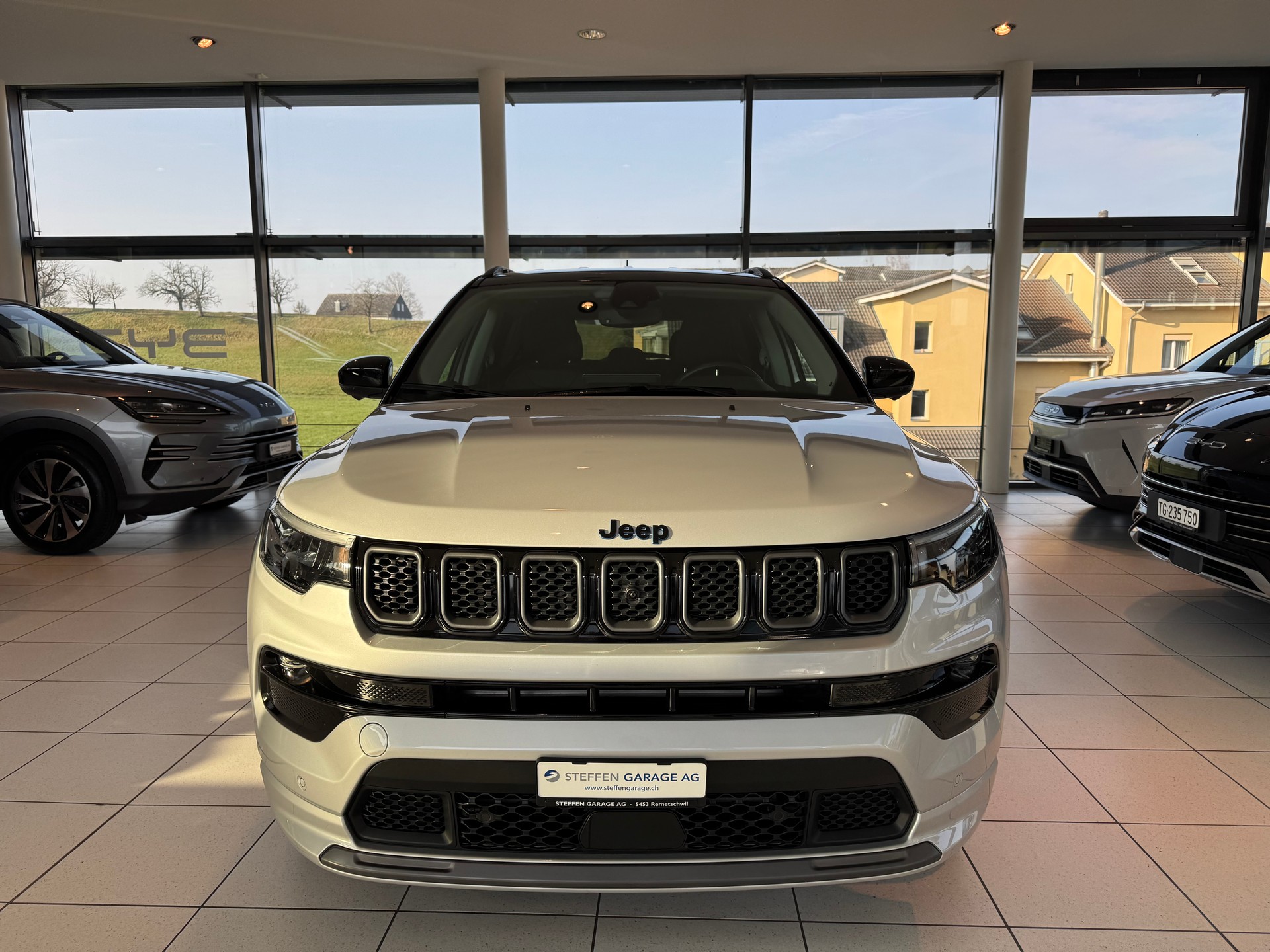 JEEP Compass 1.3 PHEV S AWD-showroom-element-1