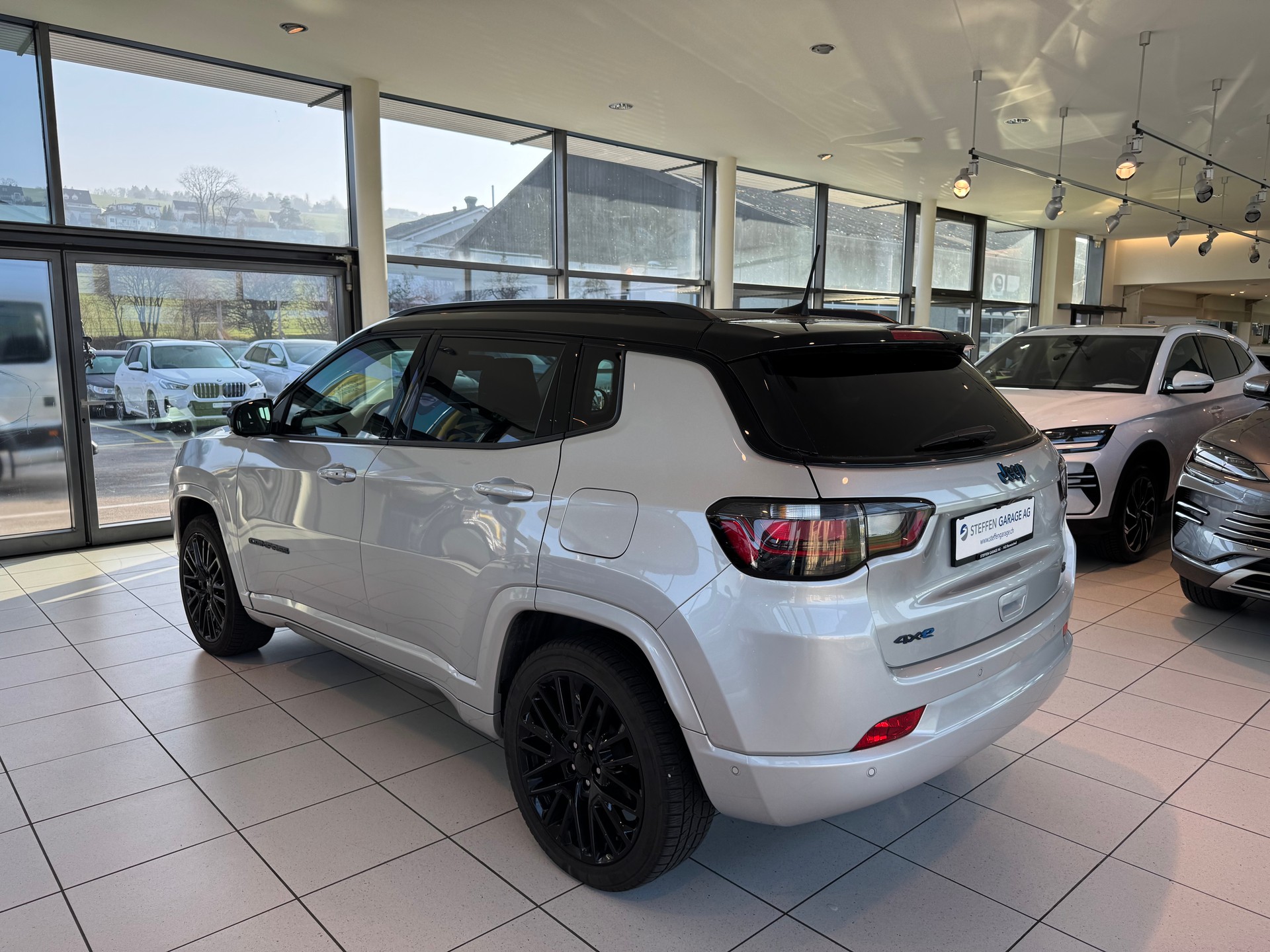JEEP Compass 1.3 PHEV S AWD-image-9