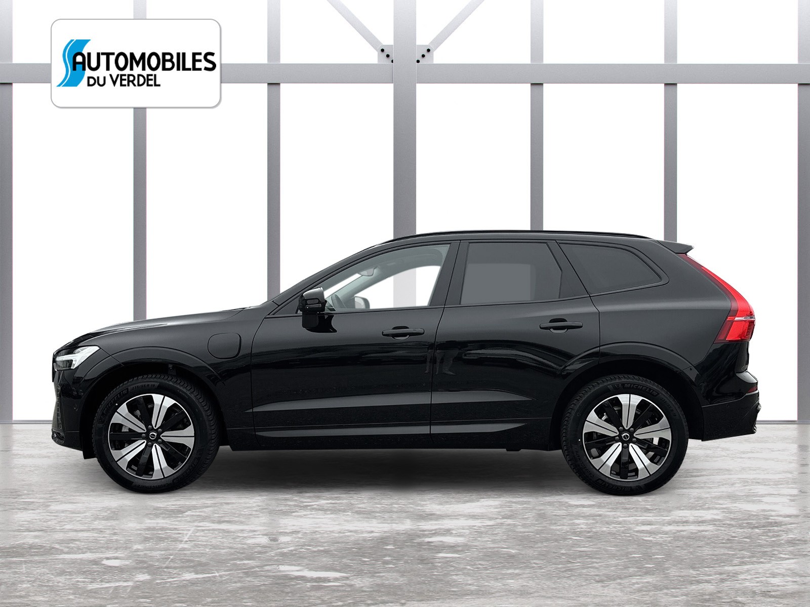 VOLVO XC60 2.0 T6 TE Plus Dark eAWD-image-1