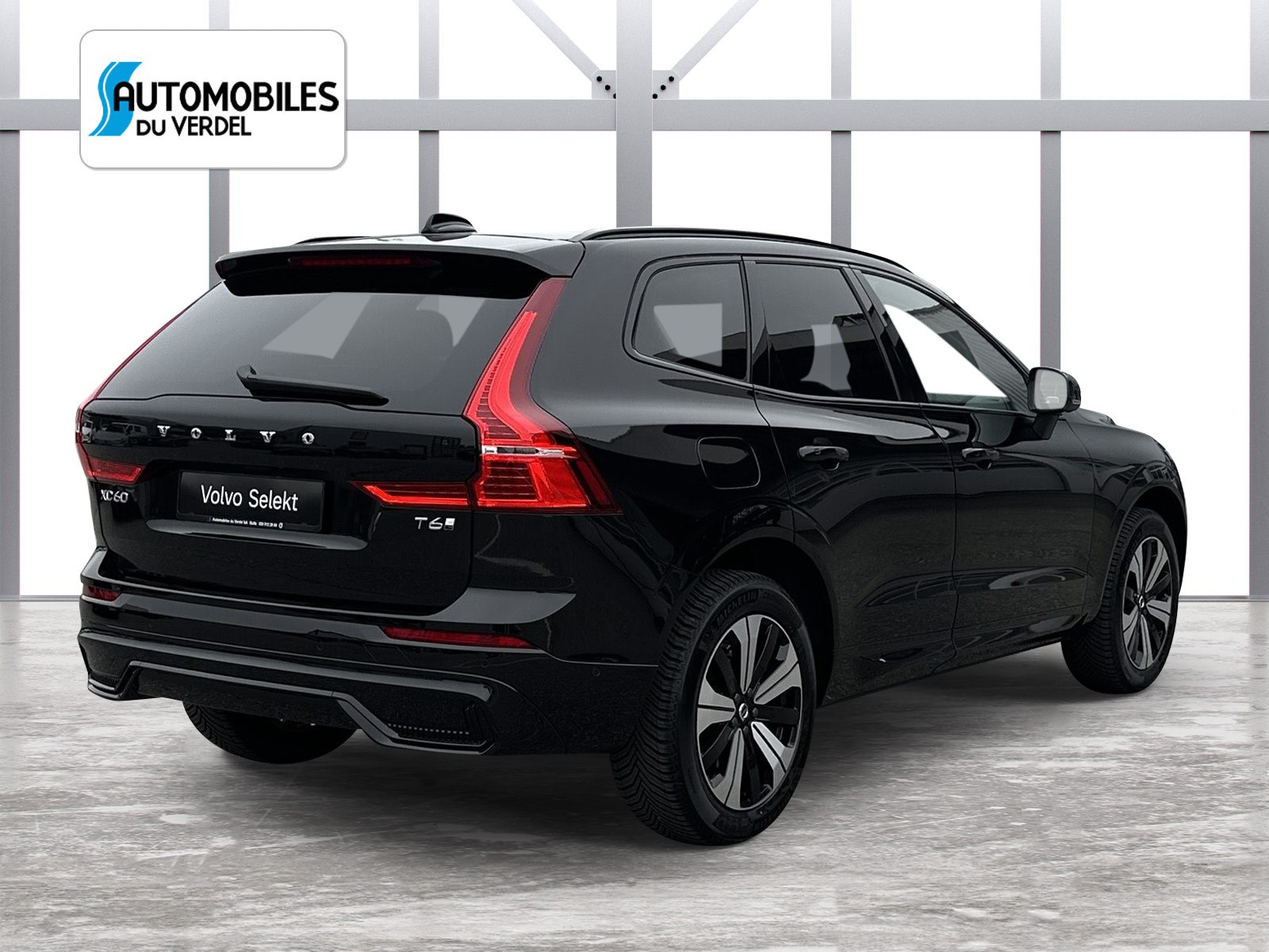 VOLVO XC60 2.0 T6 TE Plus Dark eAWD-image-4
