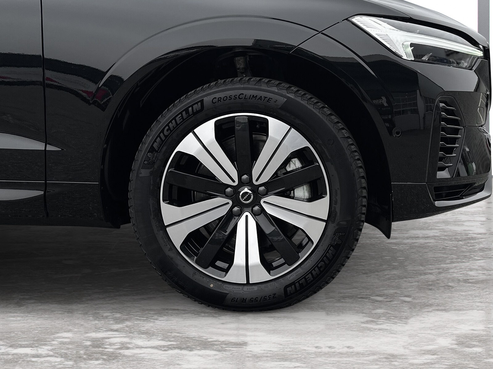 VOLVO XC60 2.0 T6 TE Plus Dark eAWD-image-6