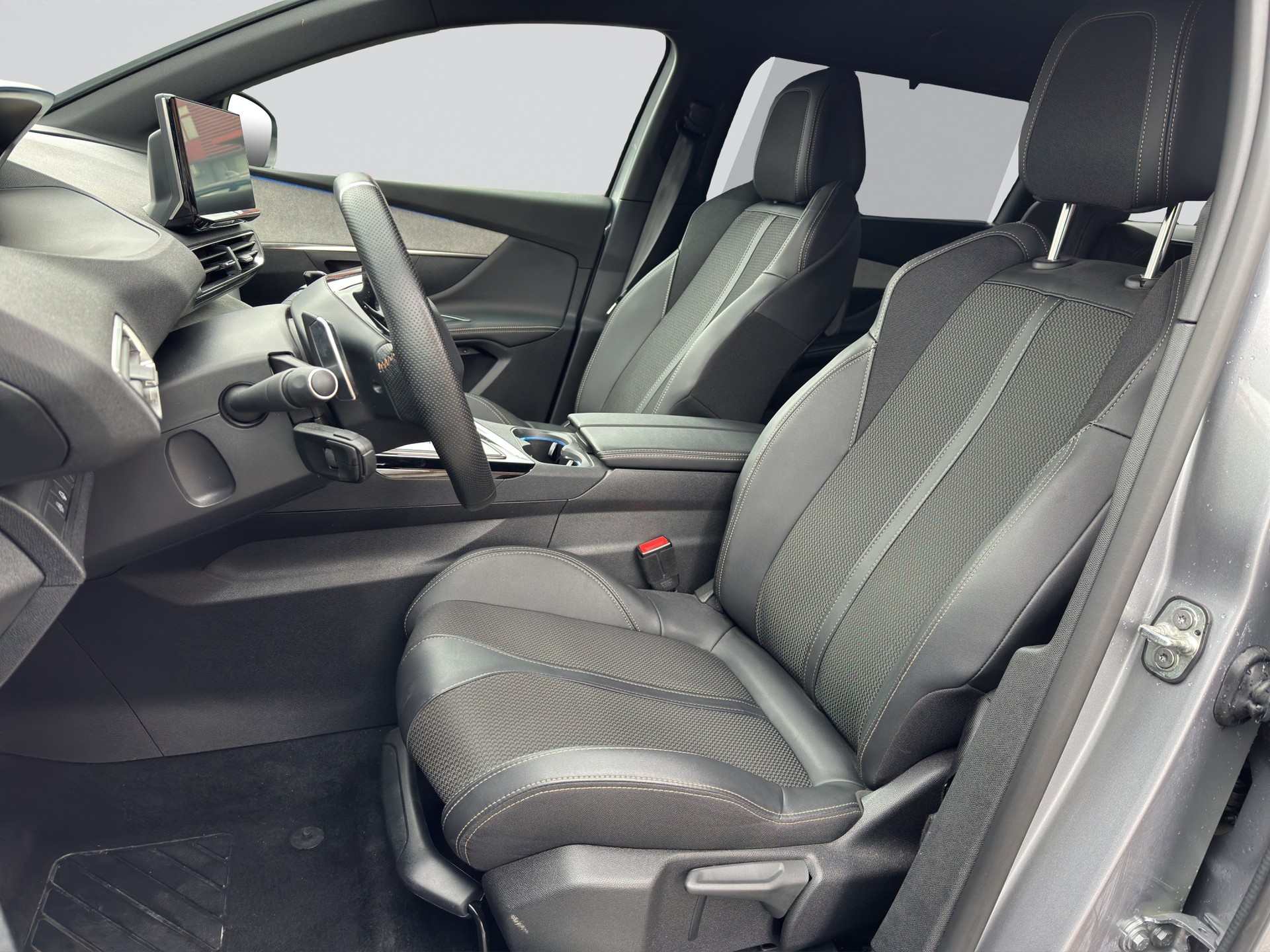 PEUGEOT 5008 1.2 Pure Tech 7Pl. GT EAT8-image-5