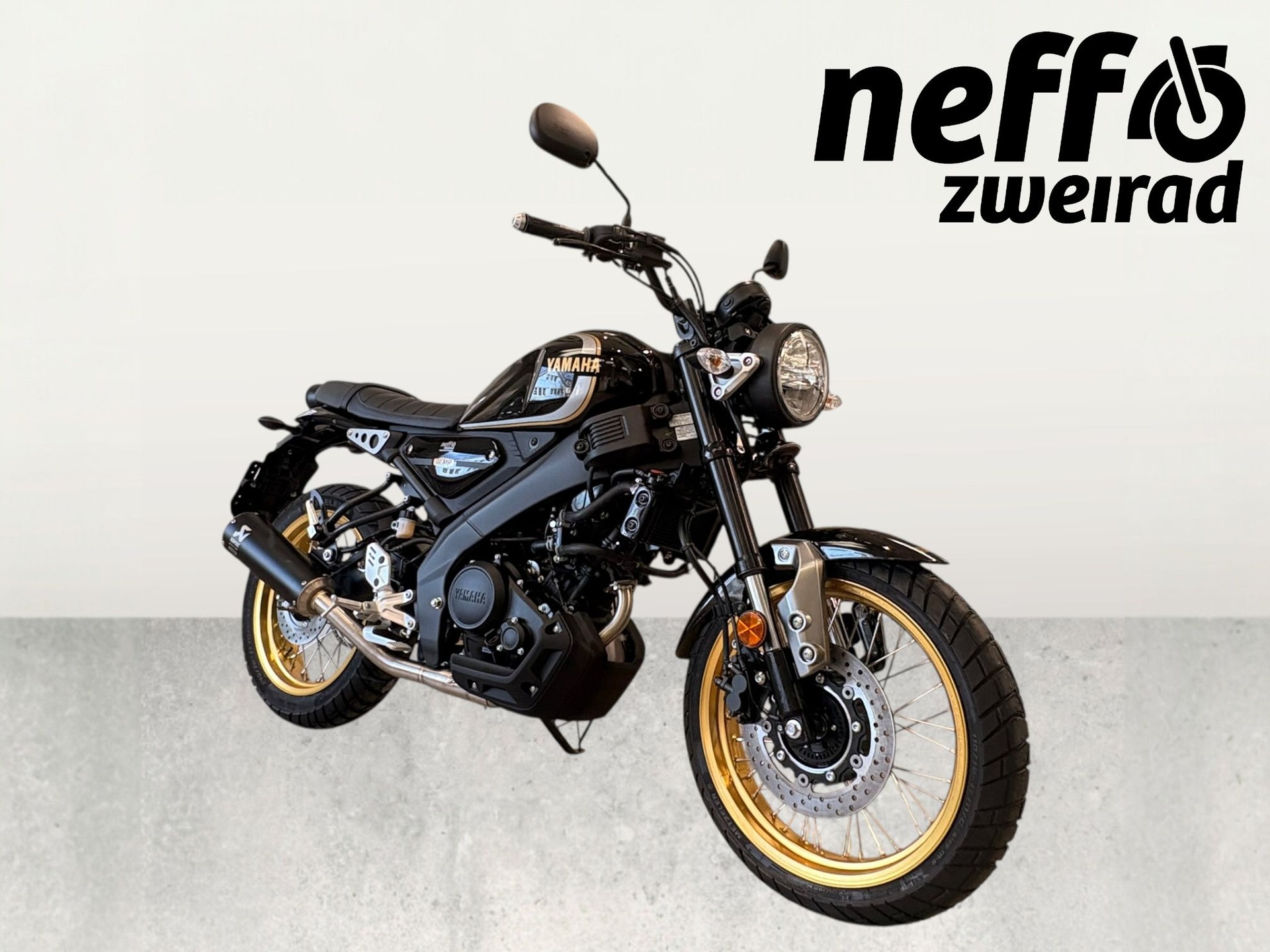YAMAHA XSR 125 Legacy Akrapovic