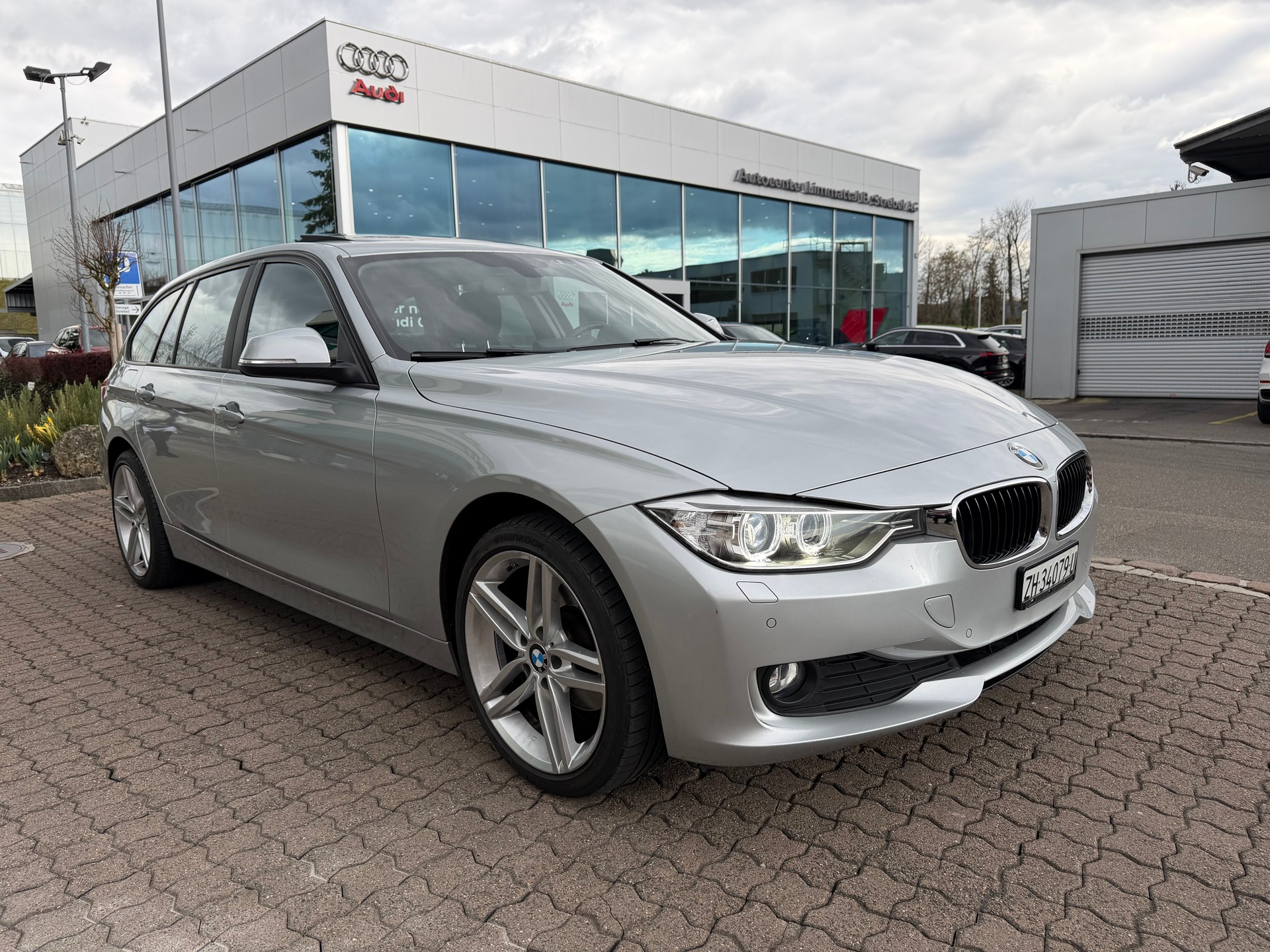 BMW 320d xDrive Touring Luxury Line Steptronic