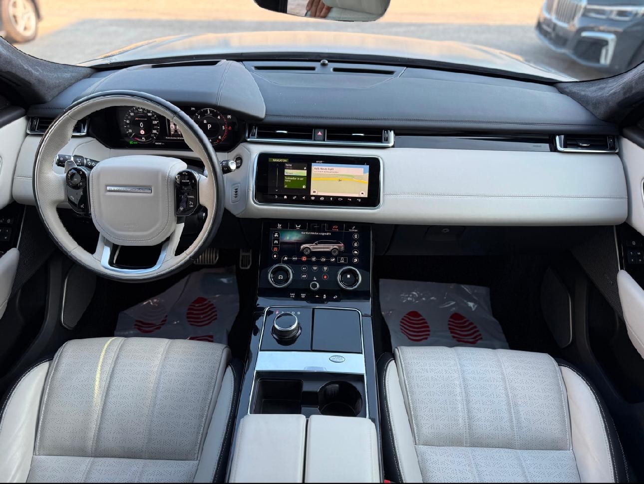 LAND ROVER Range Rover Velar R-Dynamic D 300 S Automatic-showroom-element-3