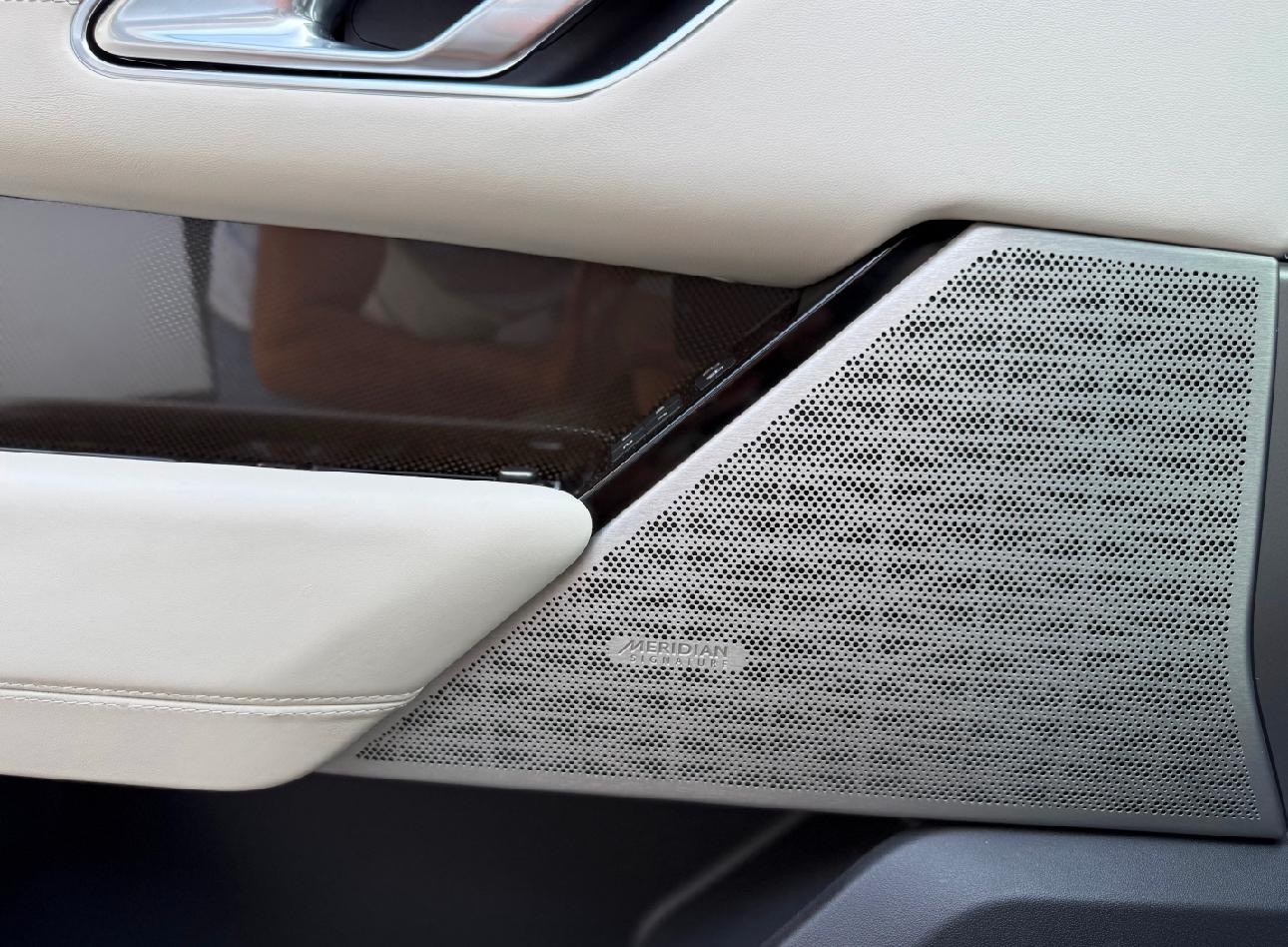 LAND ROVER Range Rover Velar R-Dynamic D 300 S Automatic-image-10