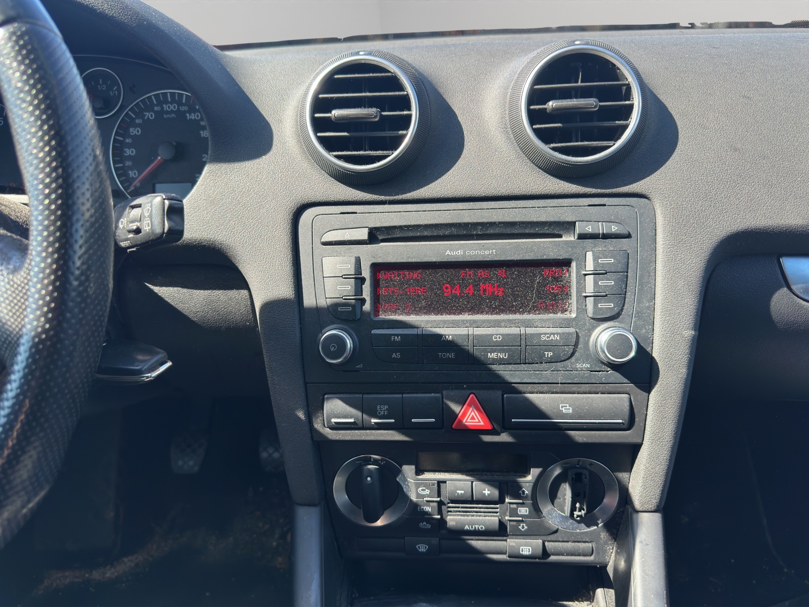 AUDI A3 Sportback 1.8 Turbo FSI Attraction-image-14