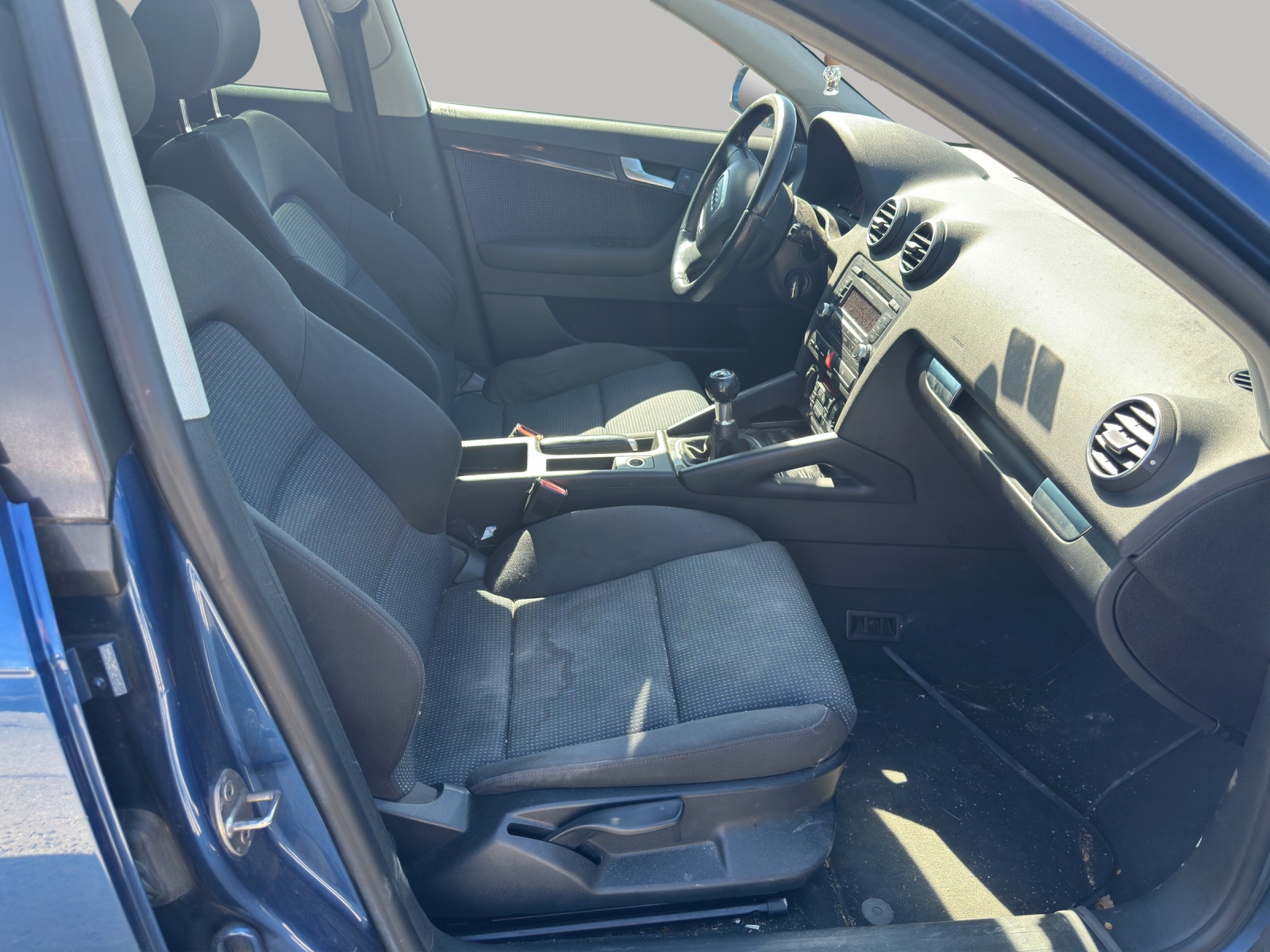 AUDI A3 Sportback 1.8 Turbo FSI Attraction-image-12