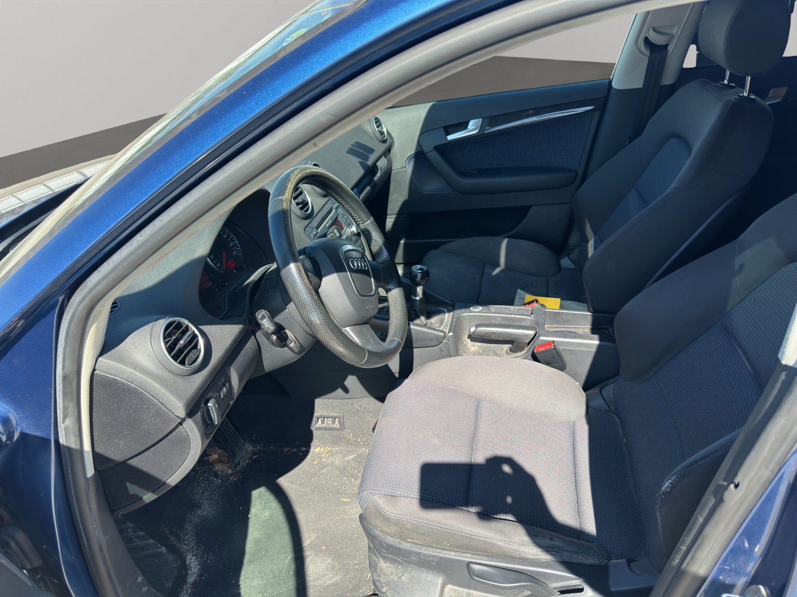 AUDI A3 Sportback 1.8 Turbo FSI Attraction-image-9